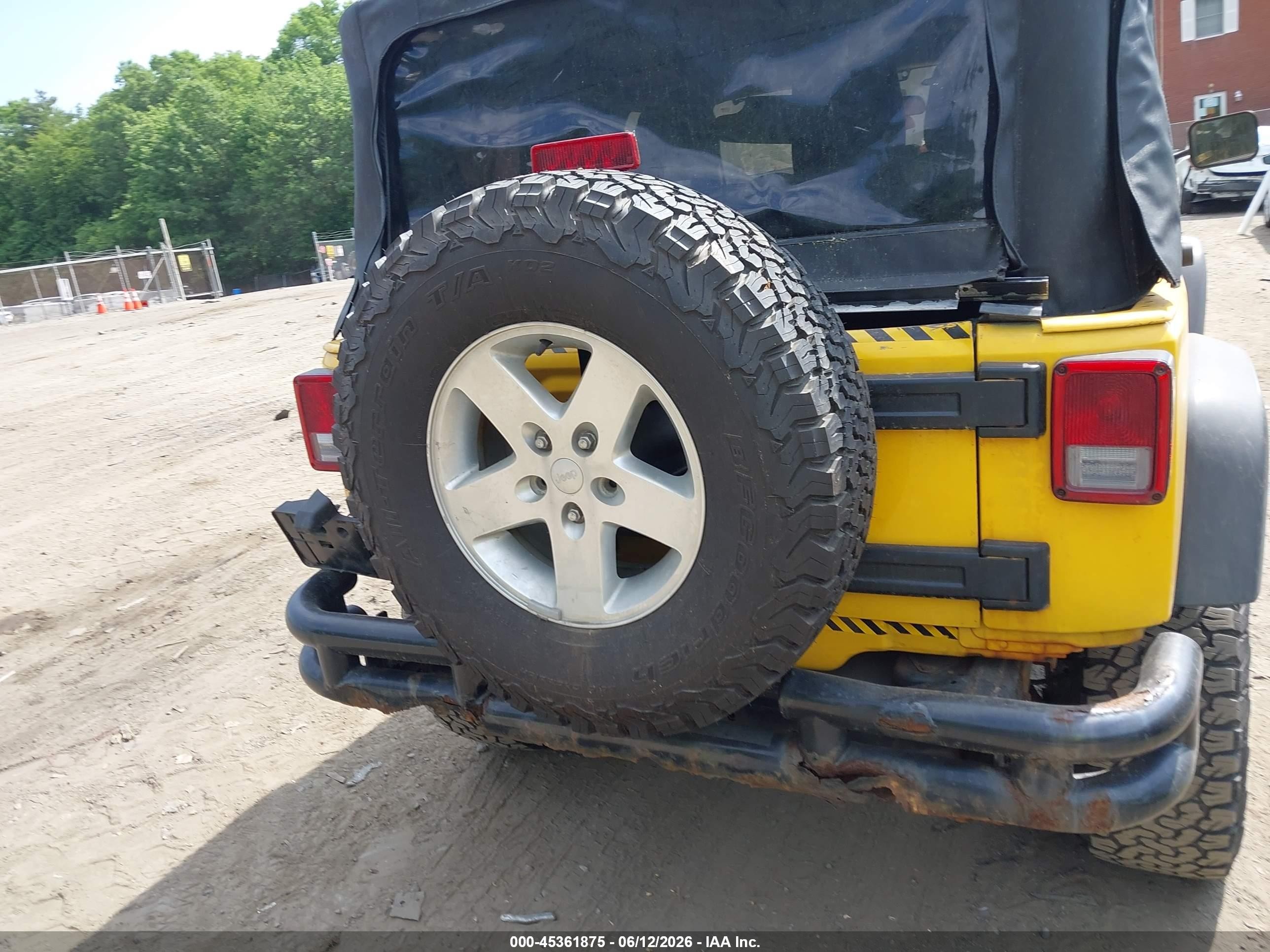 2015 Jeep Wrangler Sport Yellow vin: 1C4AJWAG7FL646191