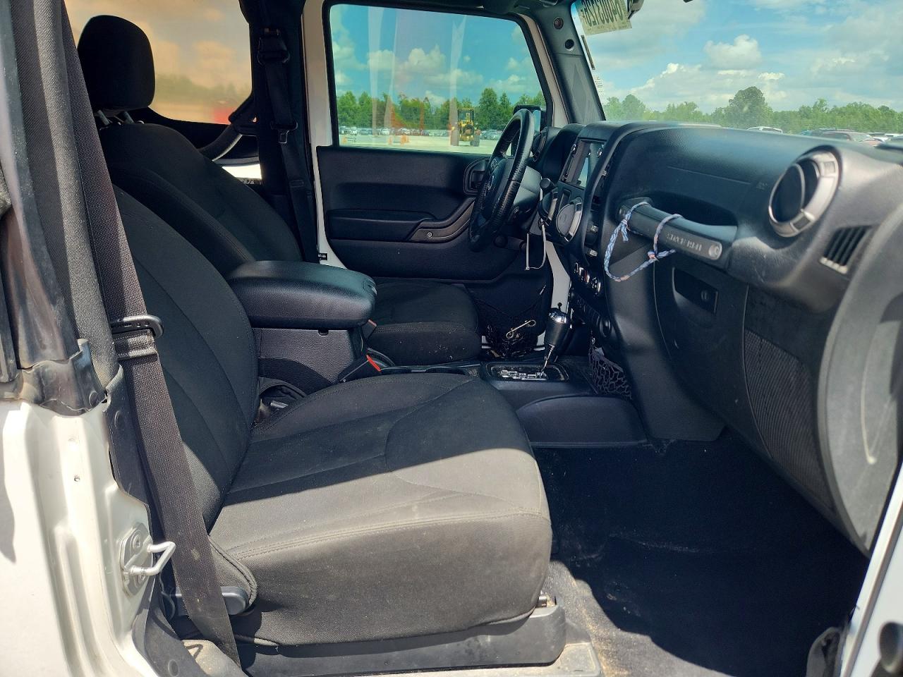 2016 Jeep Wrangler Sport White vin: 1C4AJWAG7GL124727