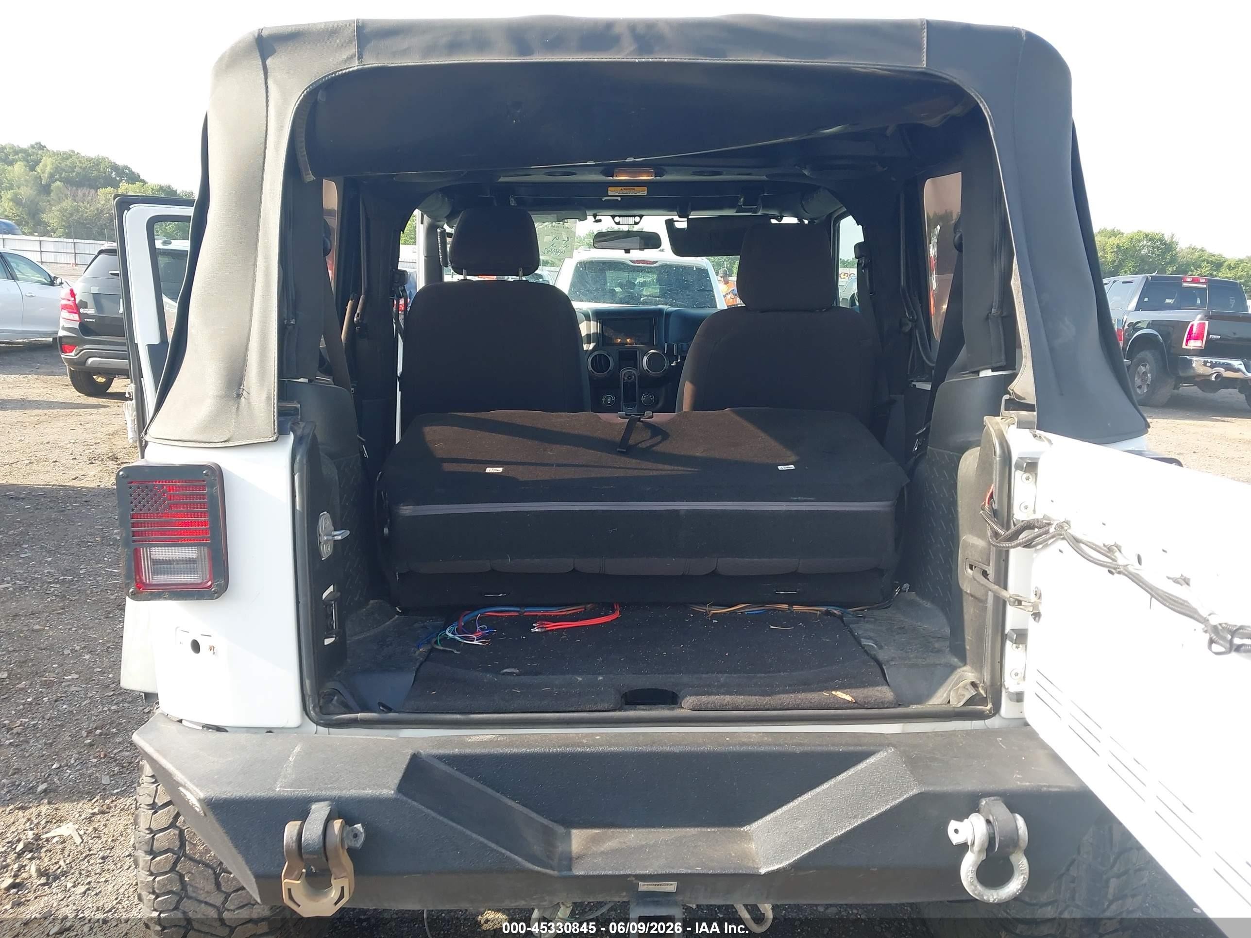 2013 Jeep Wrangler Sport Белый vin: 1C4AJWAG8DL516482