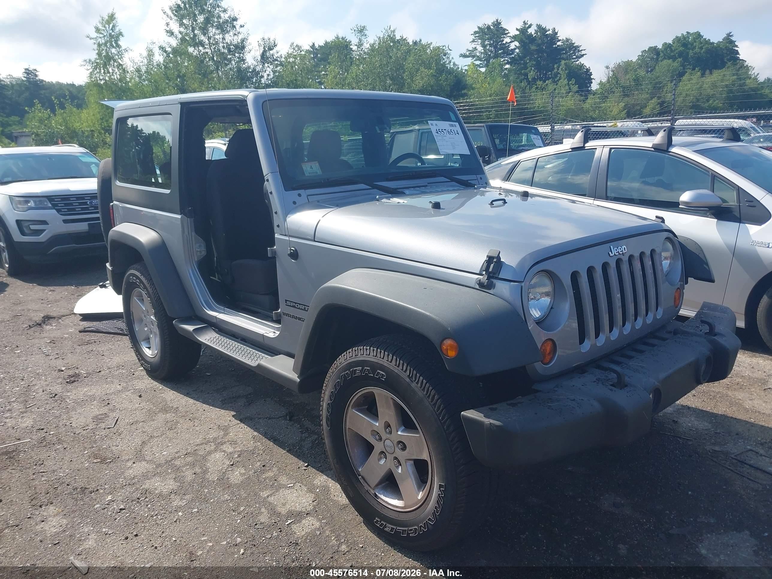 2013 Jeep Wrangler Sport Серебряный vin: 1C4AJWAG8DL549546