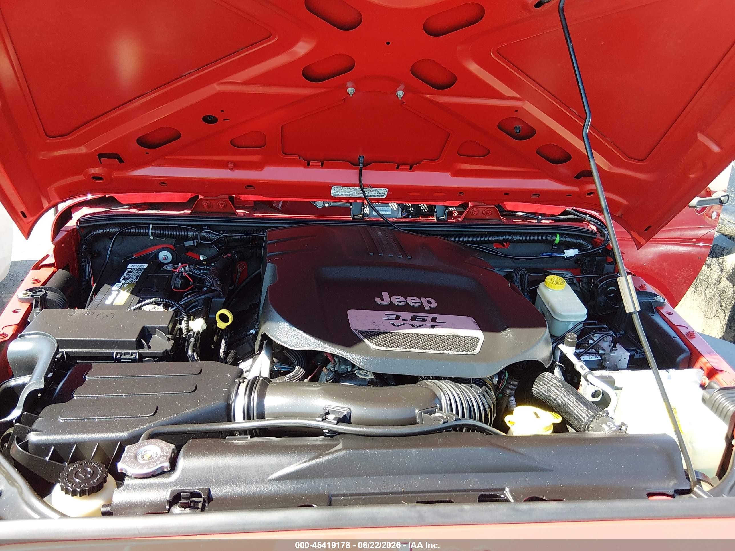 2013 Jeep Wrangler Sport Red vin: 1C4AJWAG8DL705326