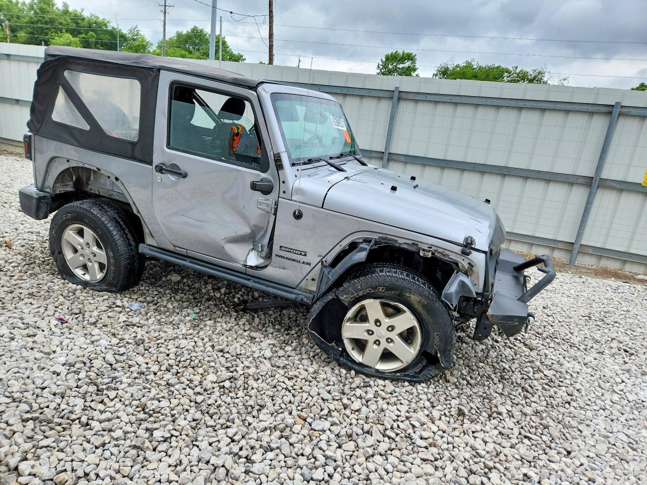 2013 Jeep Wrangler Sport Silver vin: 1C4AJWAG8DL706993