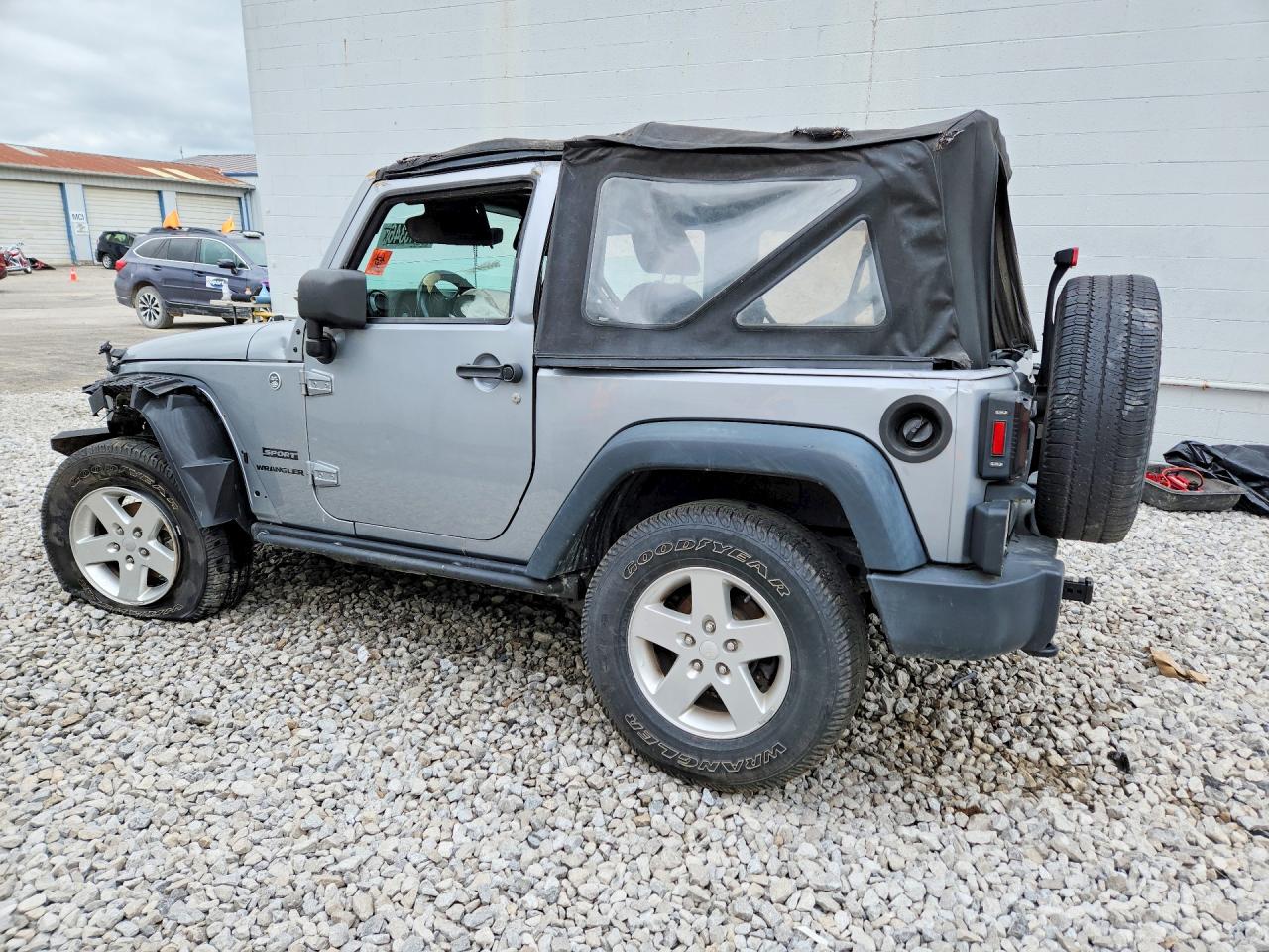 2013 Jeep Wrangler Sport Silver vin: 1C4AJWAG8DL706993