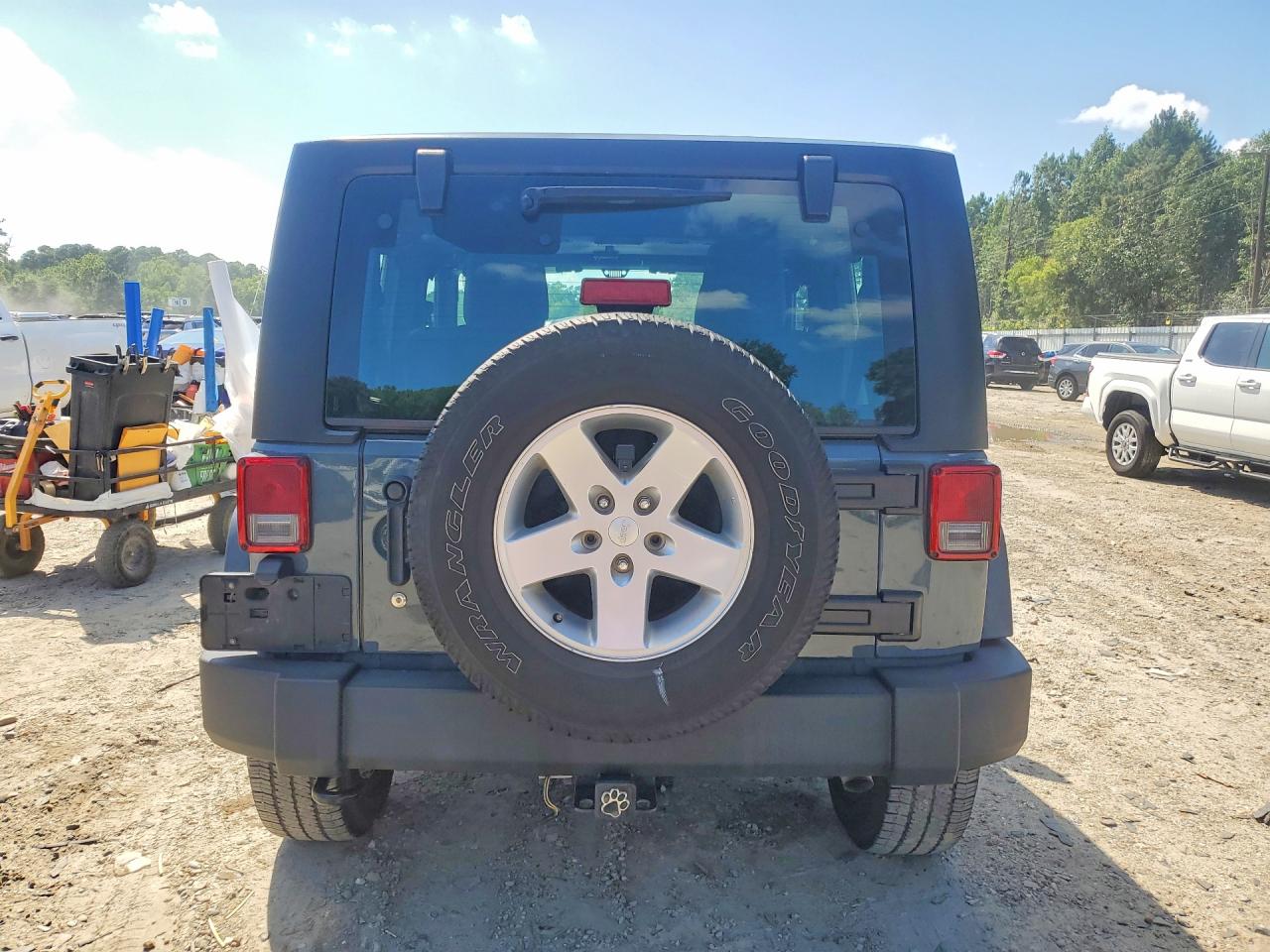 2014 Jeep Wrangler Sport Gray vin: 1C4AJWAG8EL107237