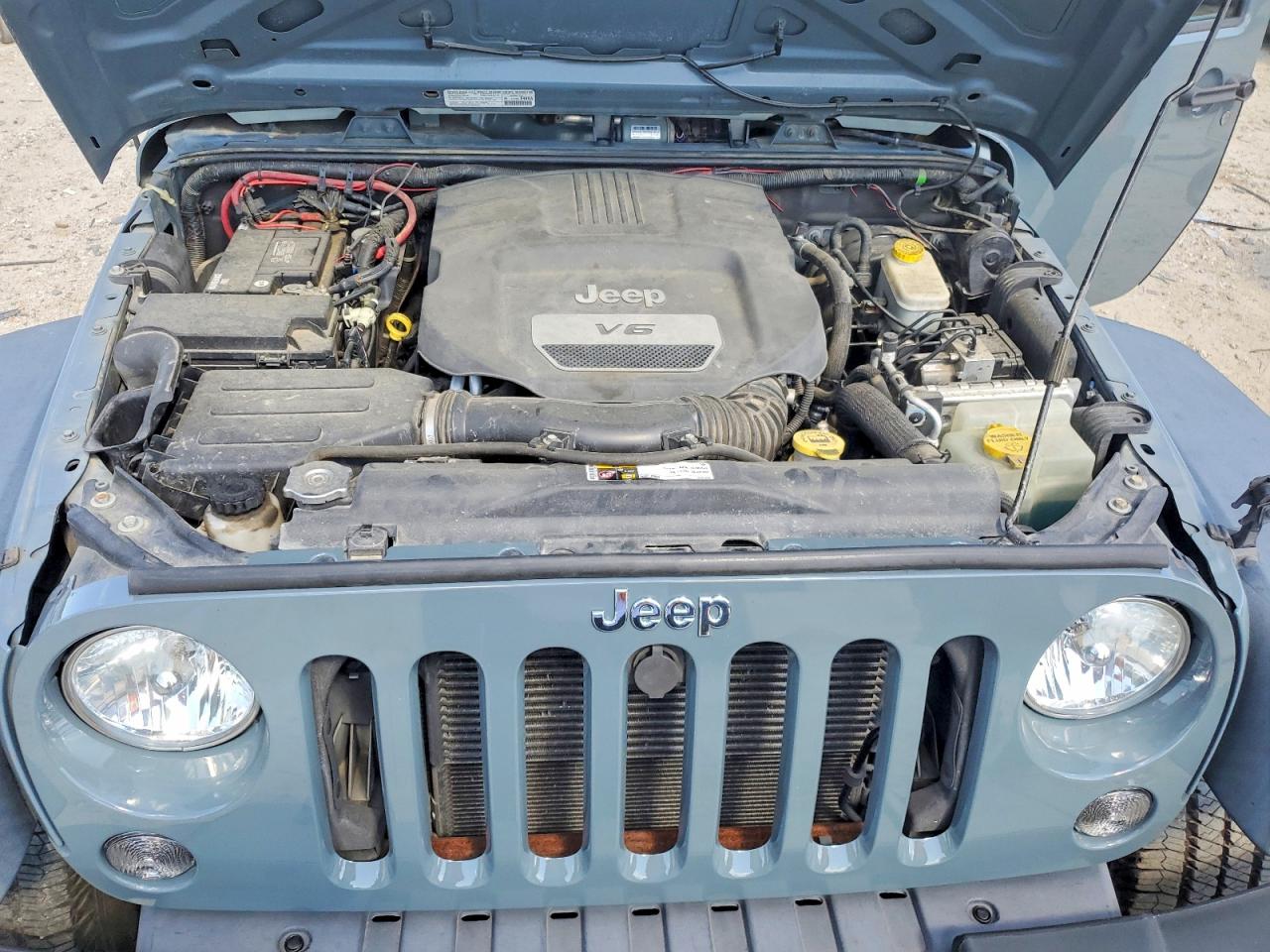 2014 Jeep Wrangler Sport Gray vin: 1C4AJWAG8EL107237