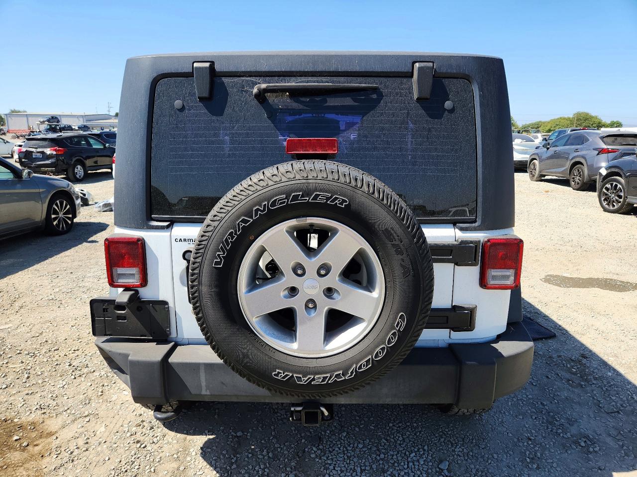 2015 Jeep Wrangler Sport White vin: 1C4AJWAG8FL613488