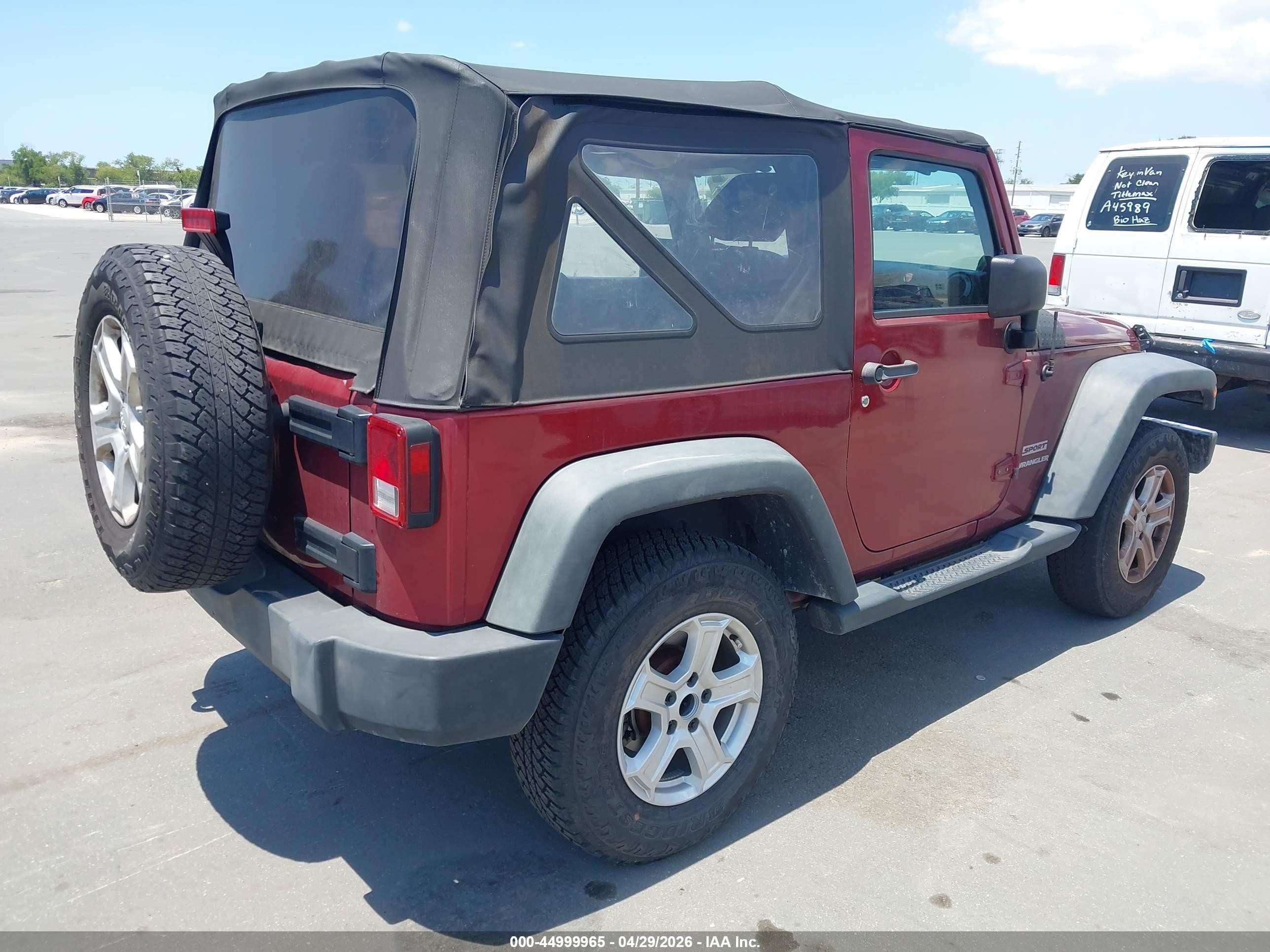 2013 Jeep Wrangler Sport Burgundy vin: 1C4AJWAG9DL502106