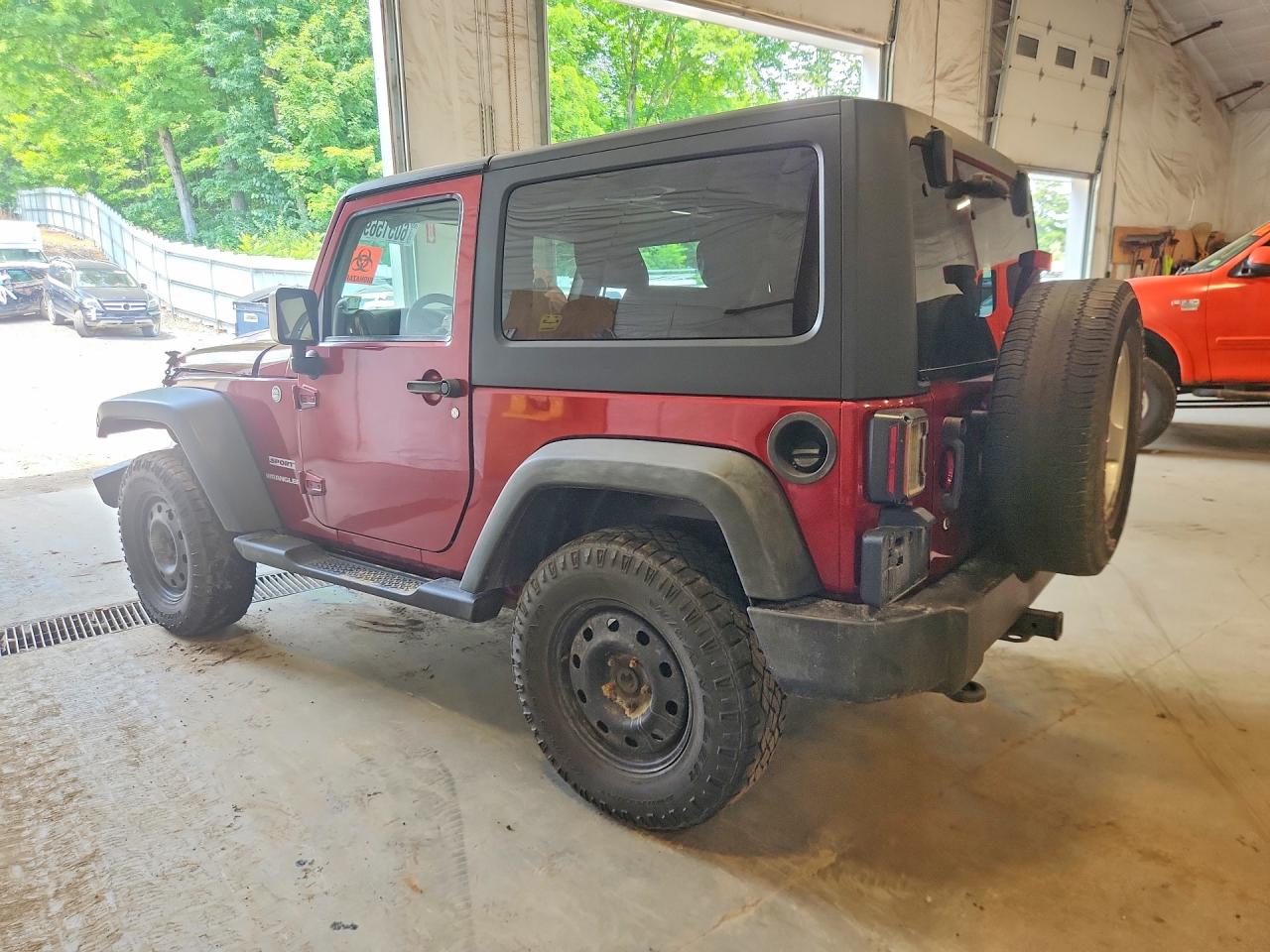 2012 Jeep Wrangler Sport Red vin: 1C4AJWAGXCL103221