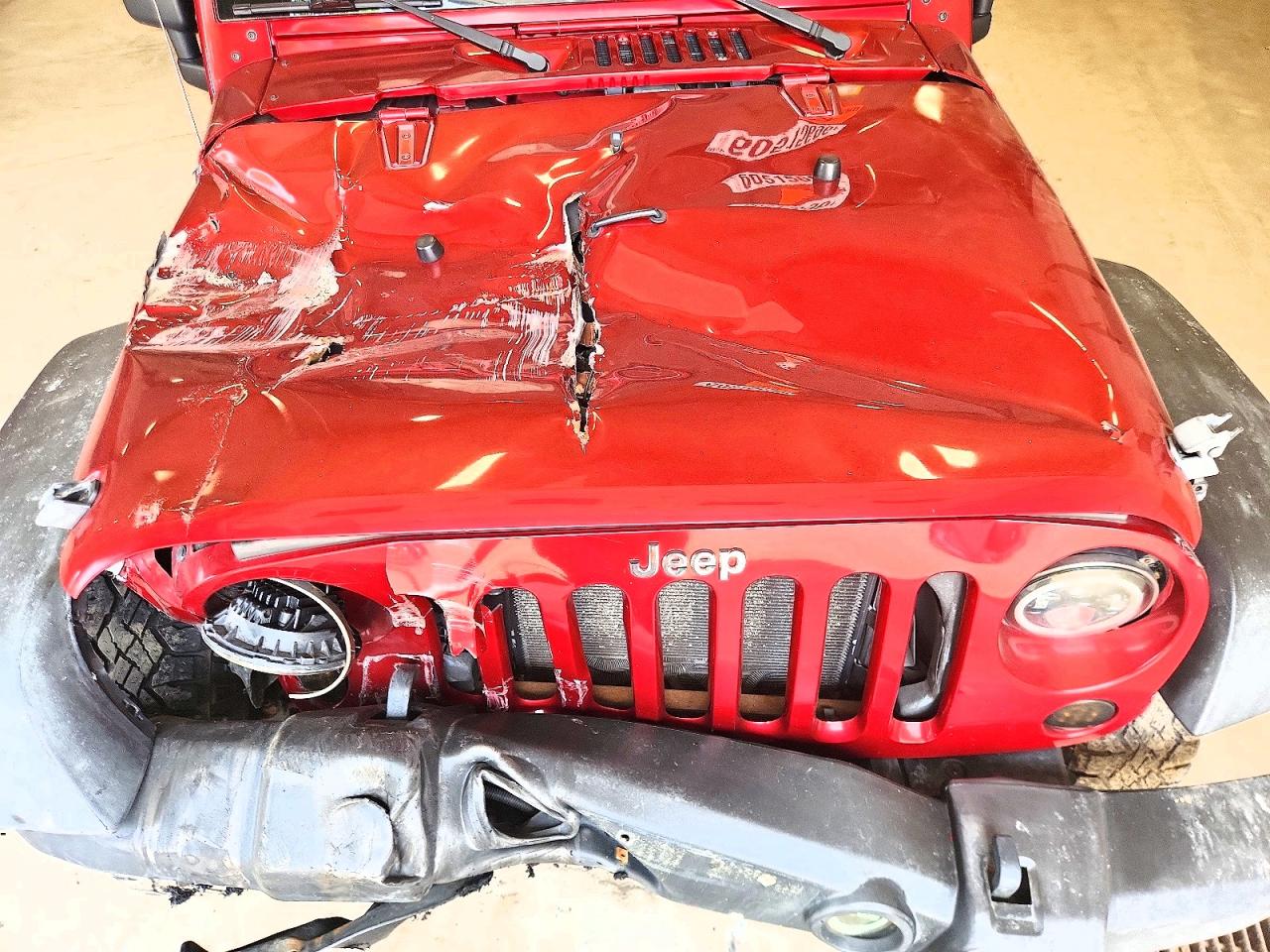 2012 Jeep Wrangler Sport Red vin: 1C4AJWAGXCL103221