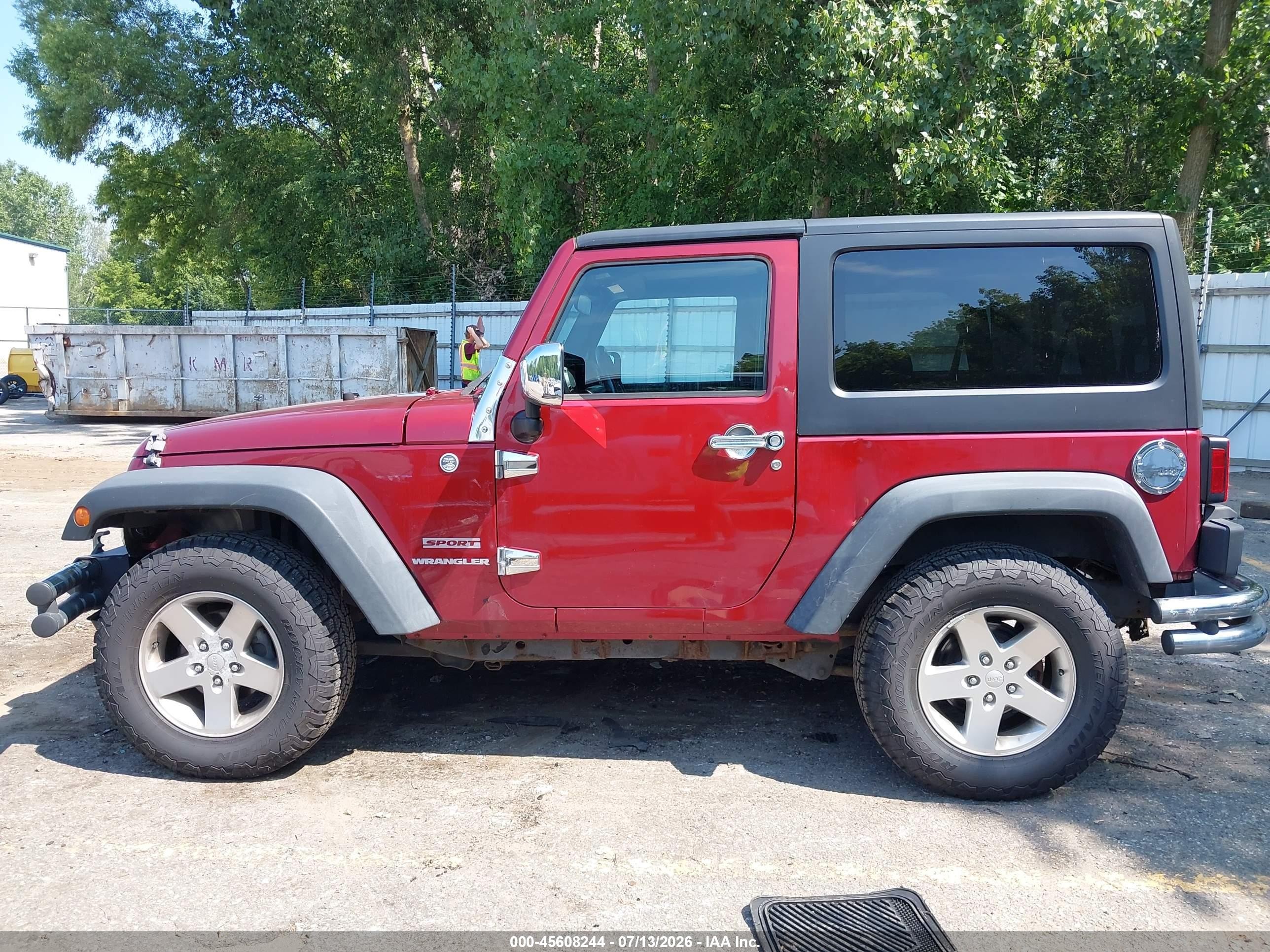 2012 Jeep Wrangler Sport Burgundy vin: 1C4AJWAGXCL253698