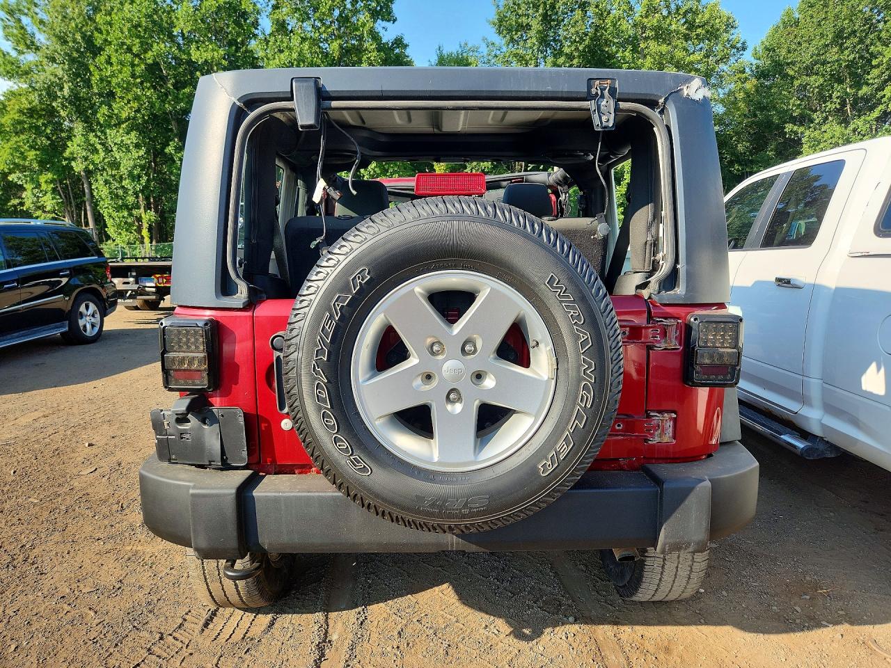 2012 Jeep Wrangler Sport White vin: 1C4AJWAGXCL263261