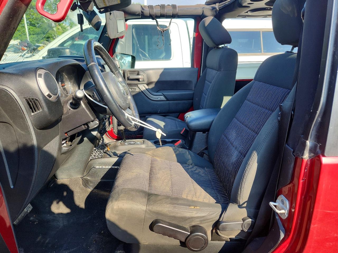 2012 Jeep Wrangler Sport White vin: 1C4AJWAGXCL263261