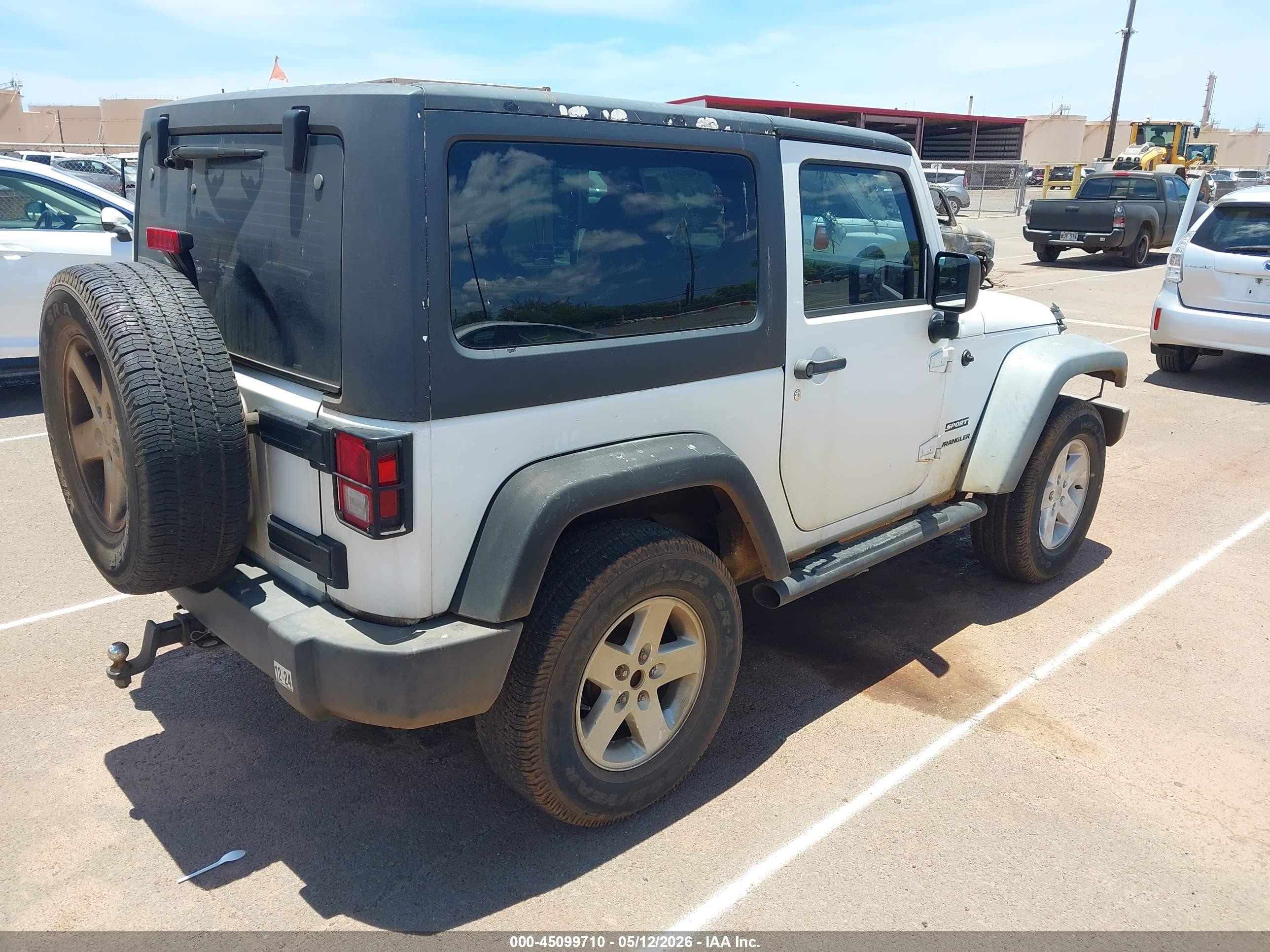 2013 Jeep Wrangler Sport White vin: 1C4AJWAGXDL556952