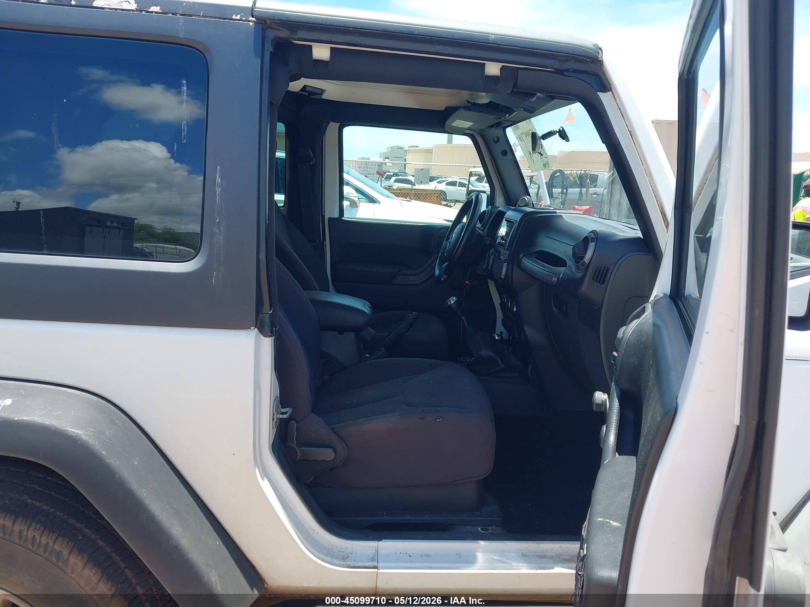 2013 Jeep Wrangler Sport White vin: 1C4AJWAGXDL556952