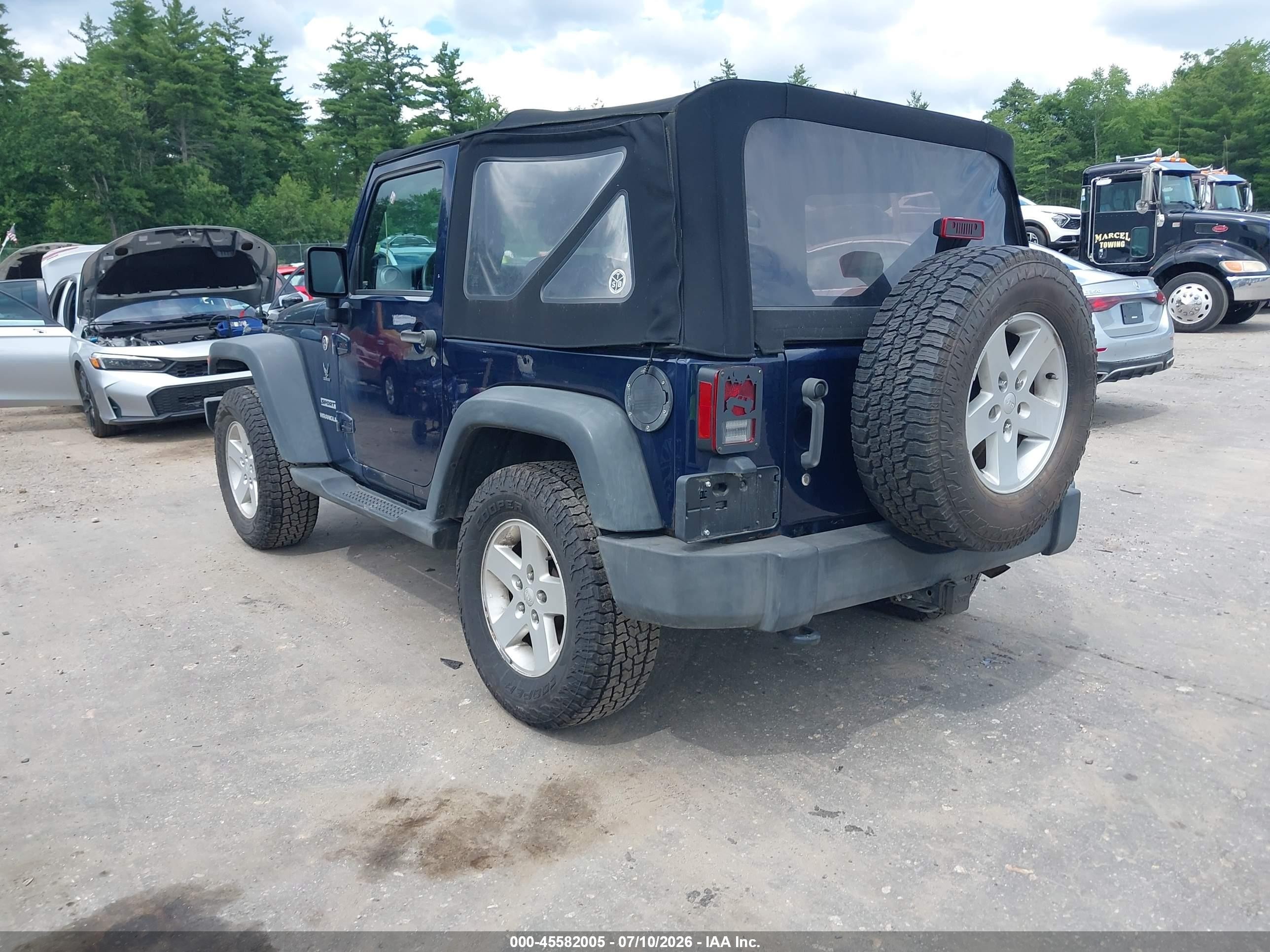 2013 Jeep Wrangler Sport Blue vin: 1C4AJWAGXDL576795