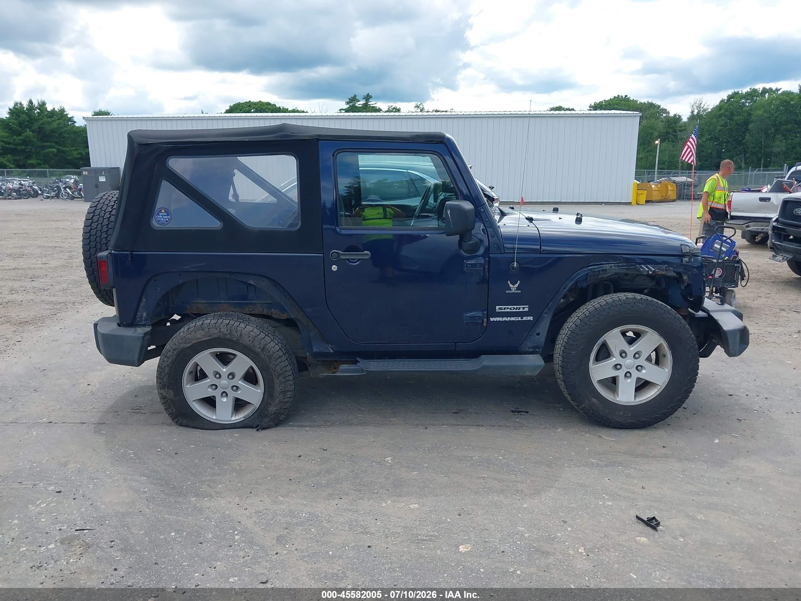 2013 Jeep Wrangler Sport Blue vin: 1C4AJWAGXDL576795