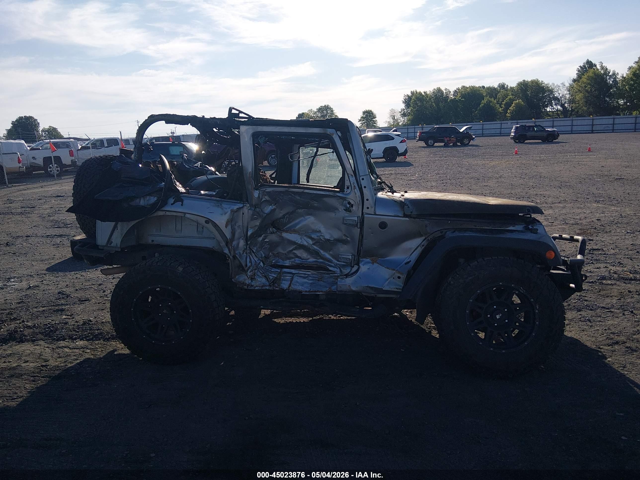 2013 Jeep Wrangler Sport Silver vin: 1C4AJWAGXDL587649