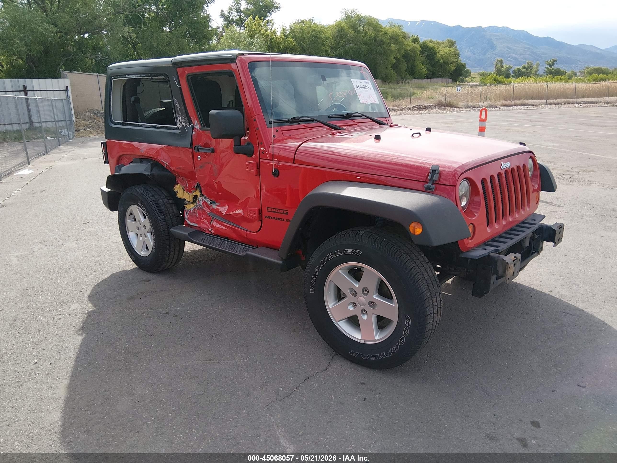 2013 Jeep Wrangler Sport Red vin: 1C4AJWAGXDL677562