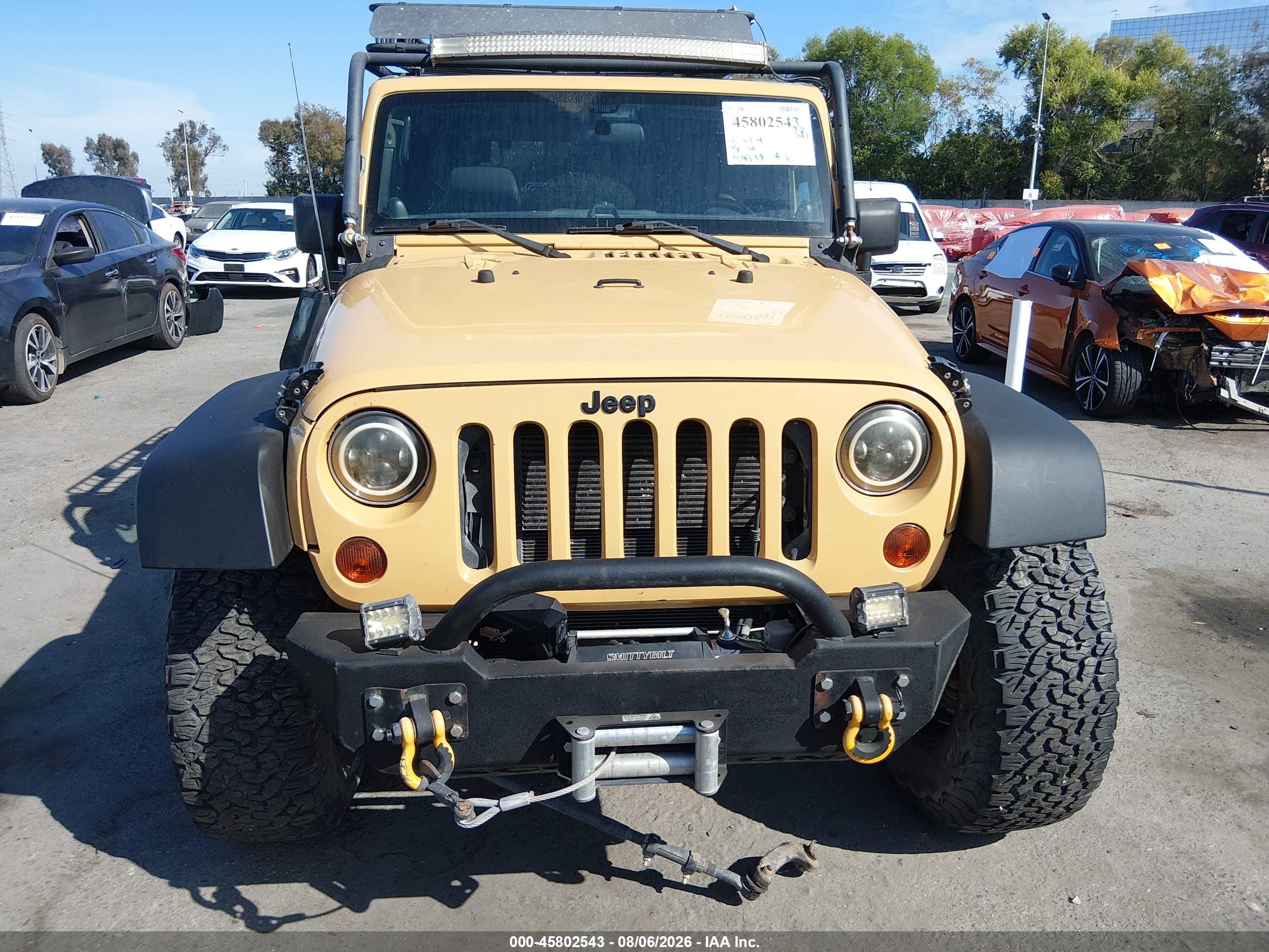 2013 Jeep Wrangler Sport Beige vin: 1C4AJWAGXDL686939