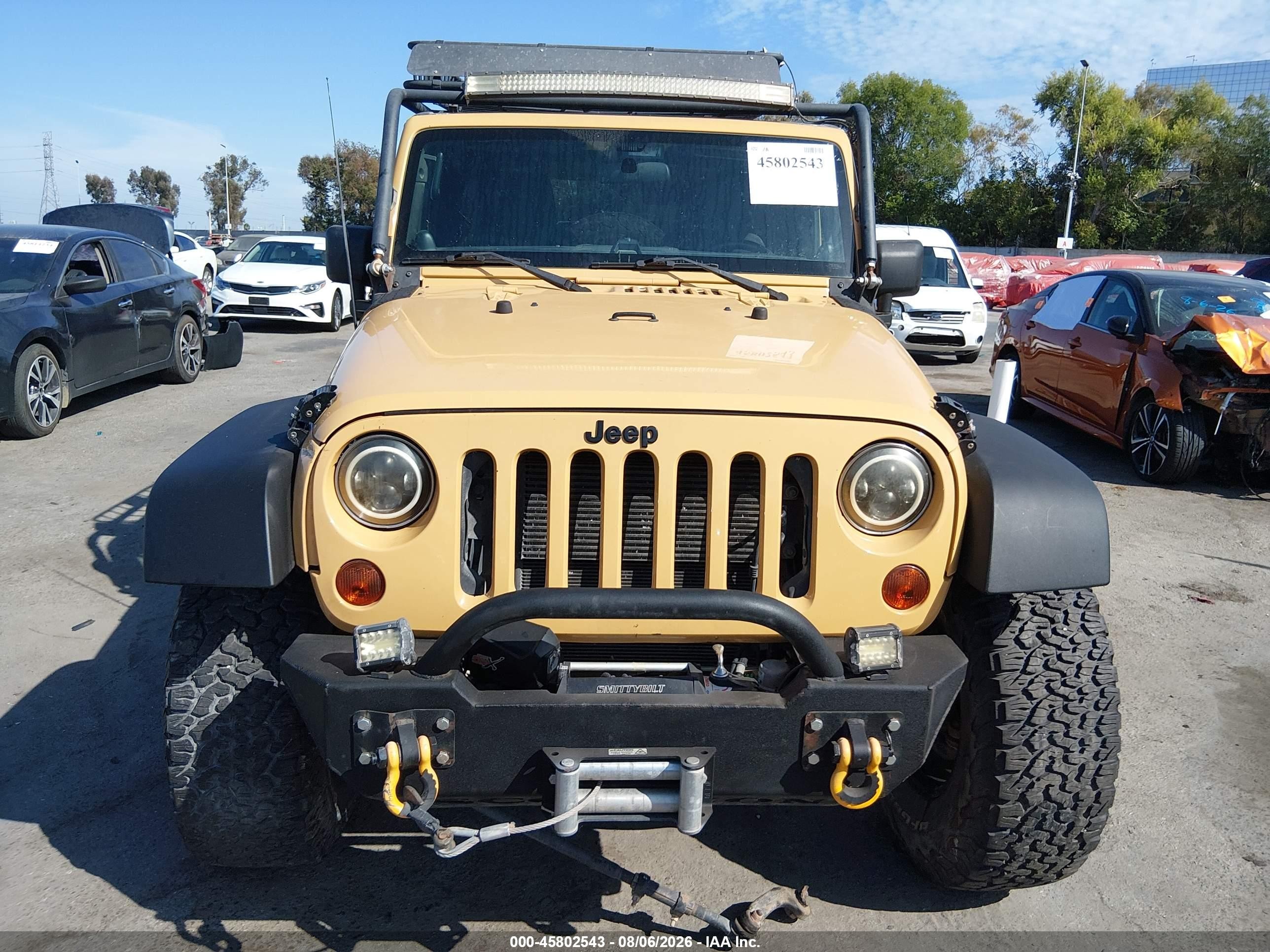 2013 Jeep Wrangler Sport Beige vin: 1C4AJWAGXDL686939