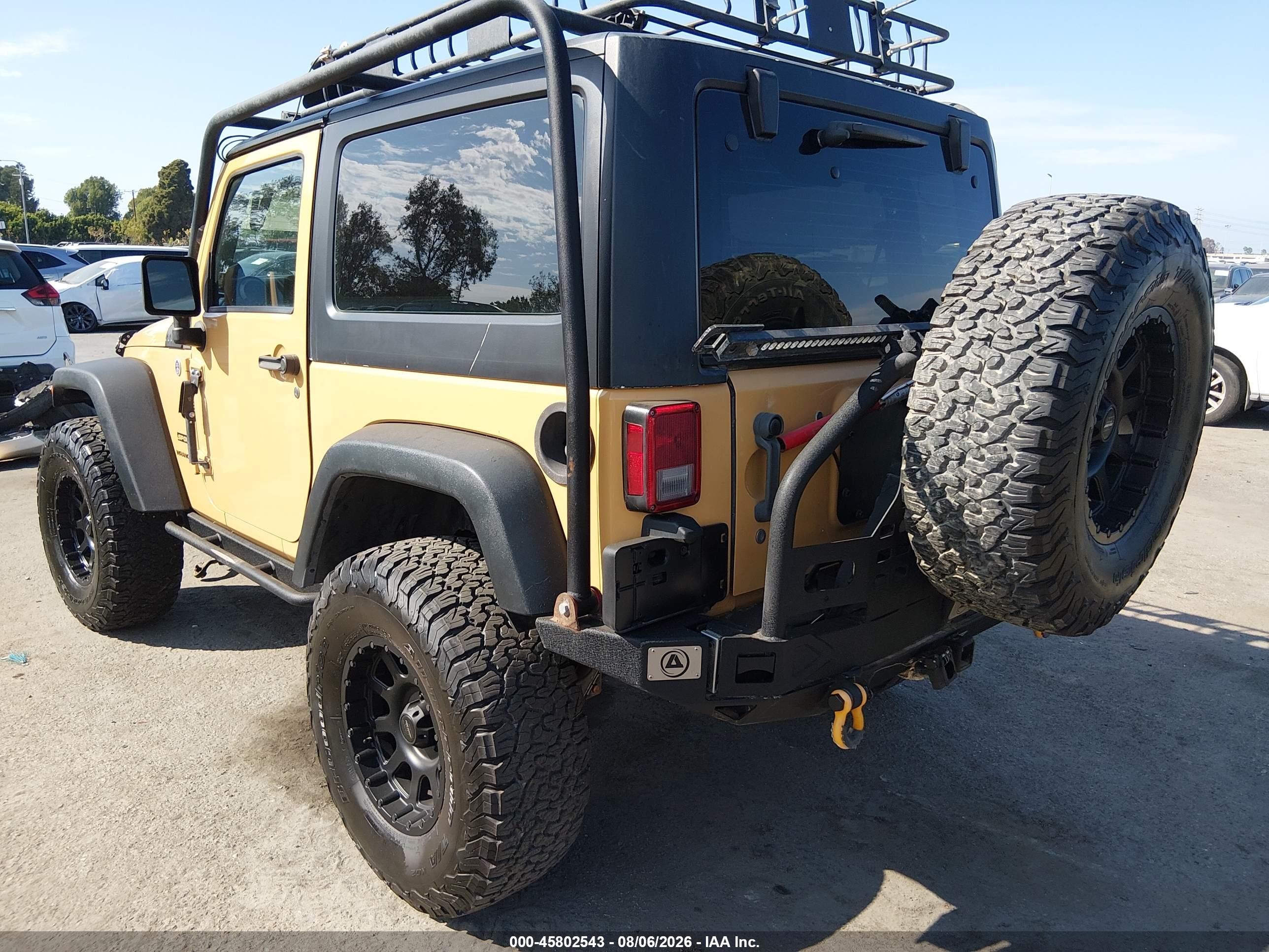 2013 Jeep Wrangler Sport Beige vin: 1C4AJWAGXDL686939