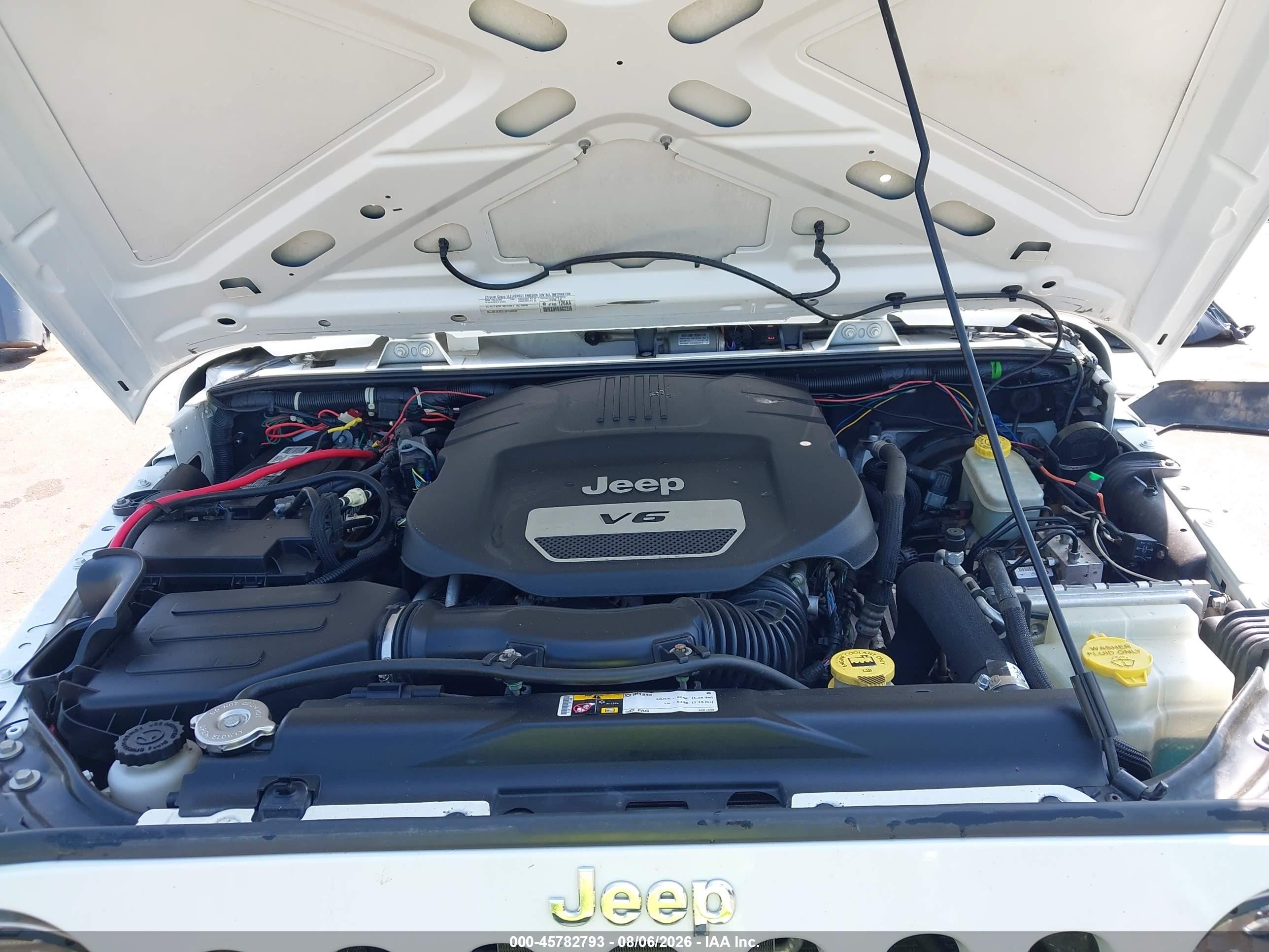 2015 Jeep Wrangler Sport Белый vin: 1C4AJWAGXFL593146
