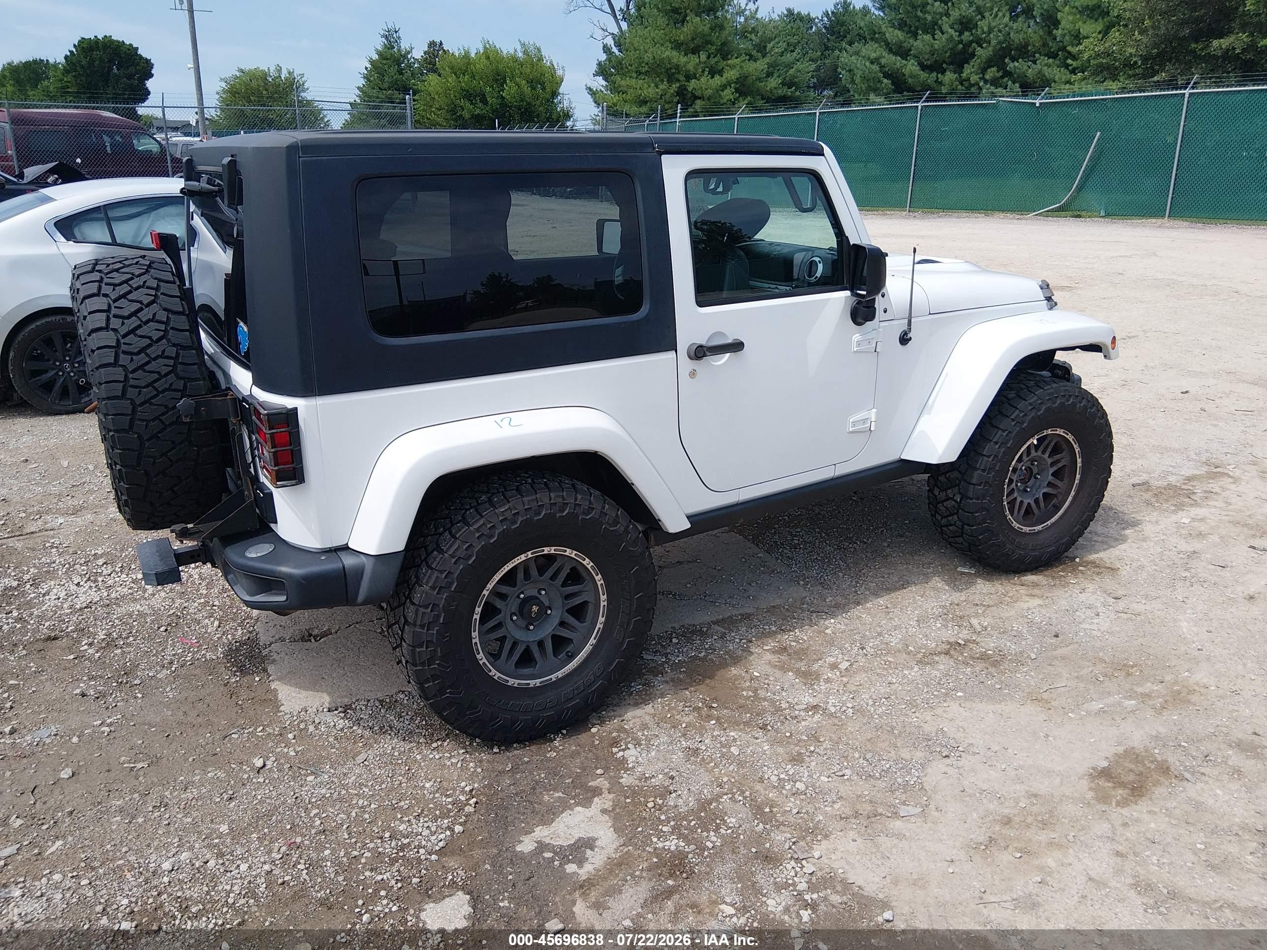 2015 Jeep Wrangler Wrangler X White vin: 1C4AJWBG1FL583684