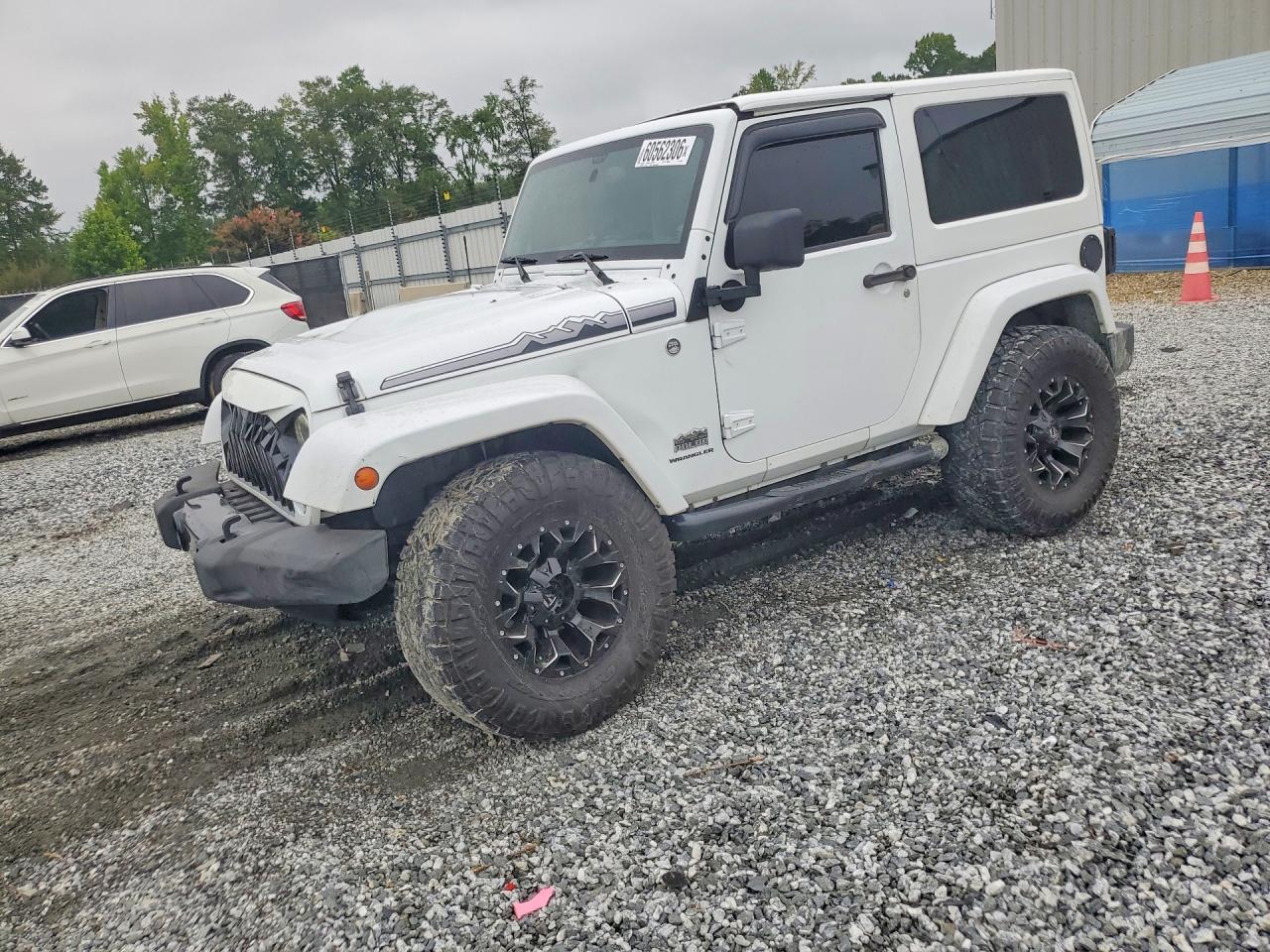 2014 Jeep Wrangler Sahara White vin: 1C4AJWBG2EL238940