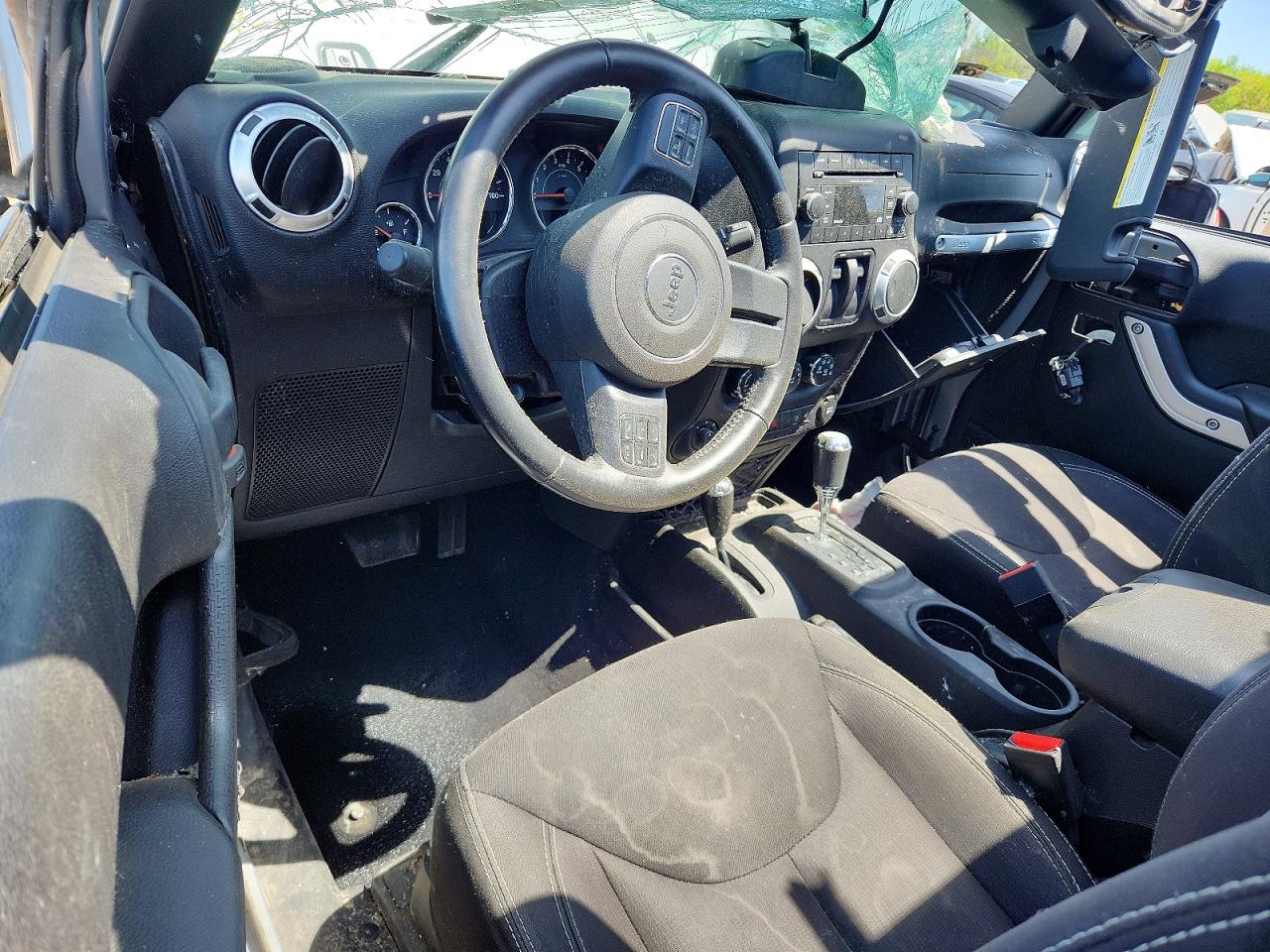 2015 Jeep Wrangler Sahara Silver vin: 1C4AJWBG2FL652639