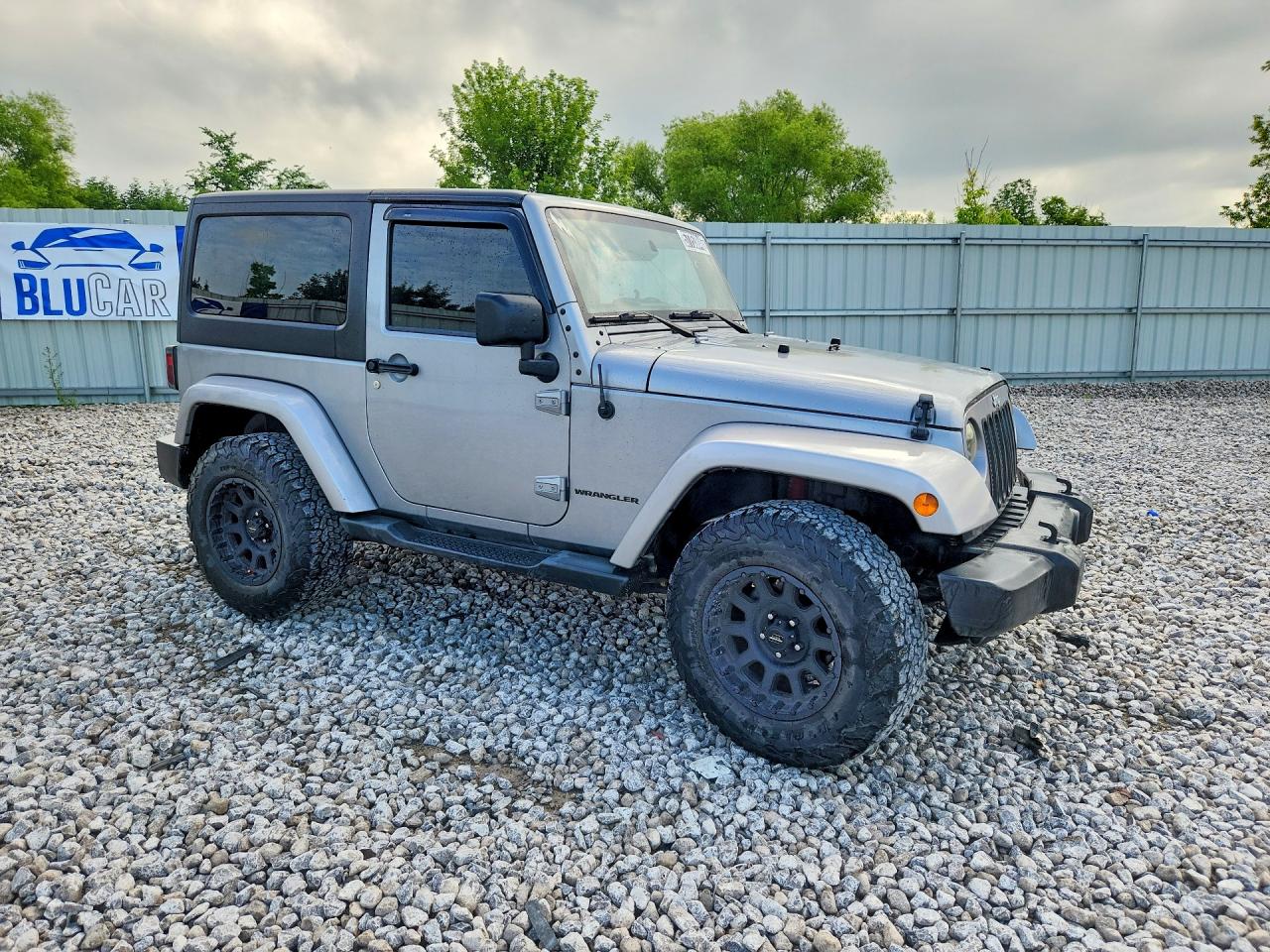 2015 Jeep Wrangler Sahara Silver vin: 1C4AJWBG3FL511546