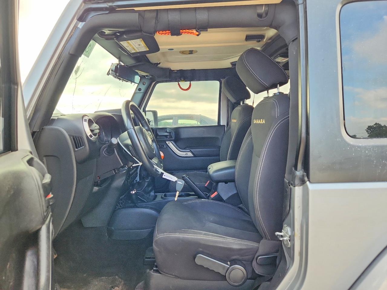 2015 Jeep Wrangler Sahara Silver vin: 1C4AJWBG3FL511546