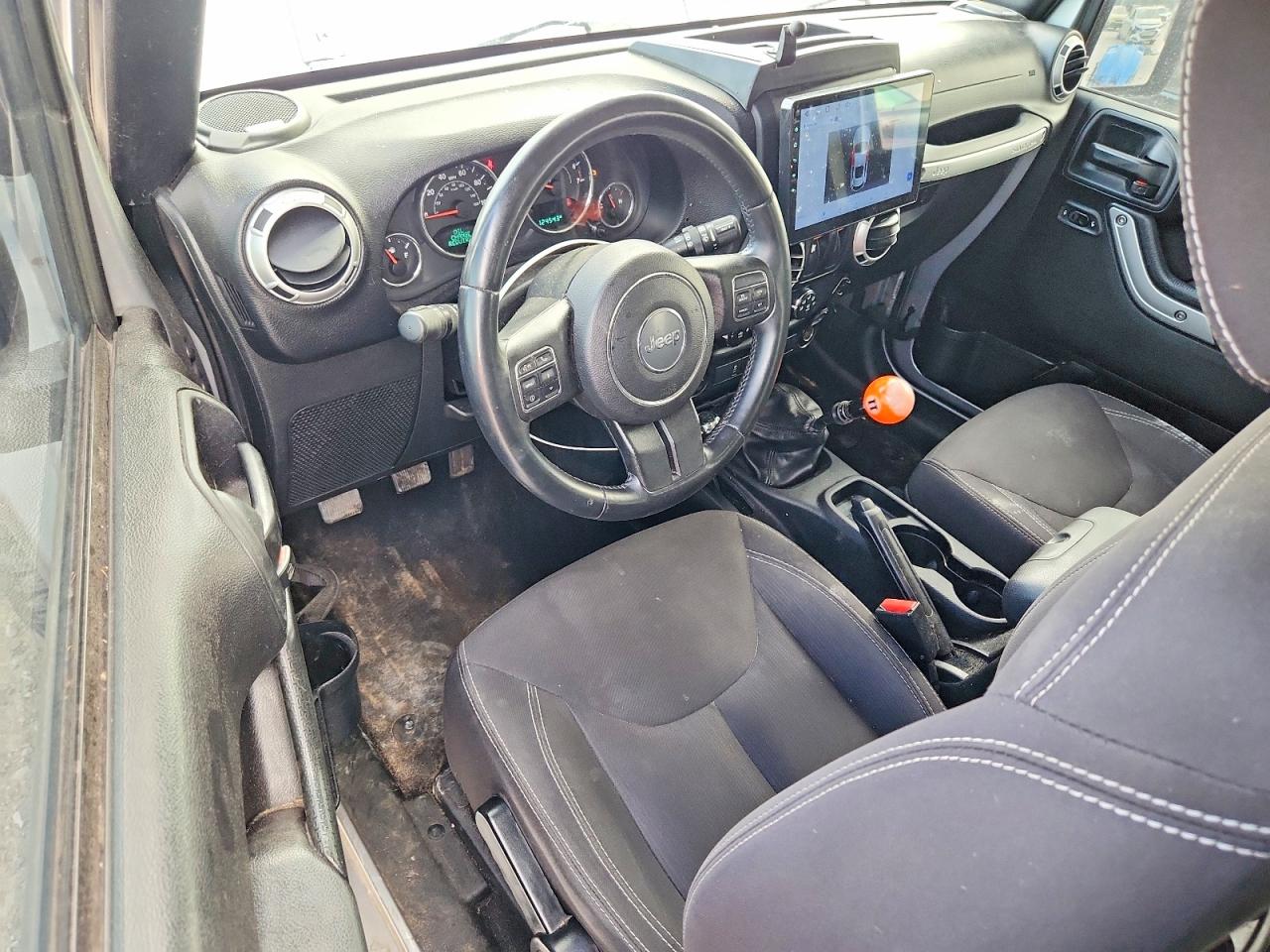 2015 Jeep Wrangler Sahara Silver vin: 1C4AJWBG3FL511546