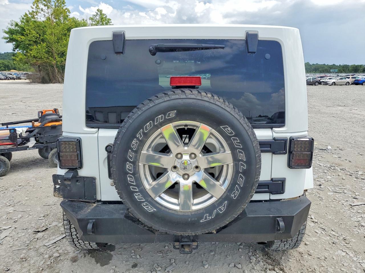 2015 Jeep Wrangler Sahara White vin: 1C4AJWBG3FL772658