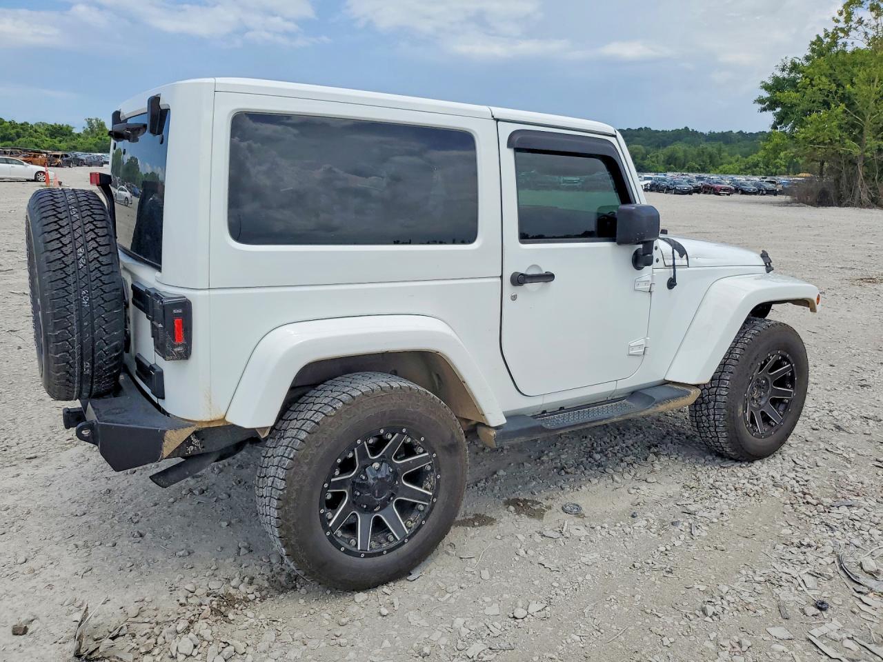 2015 Jeep Wrangler Sahara White vin: 1C4AJWBG3FL772658