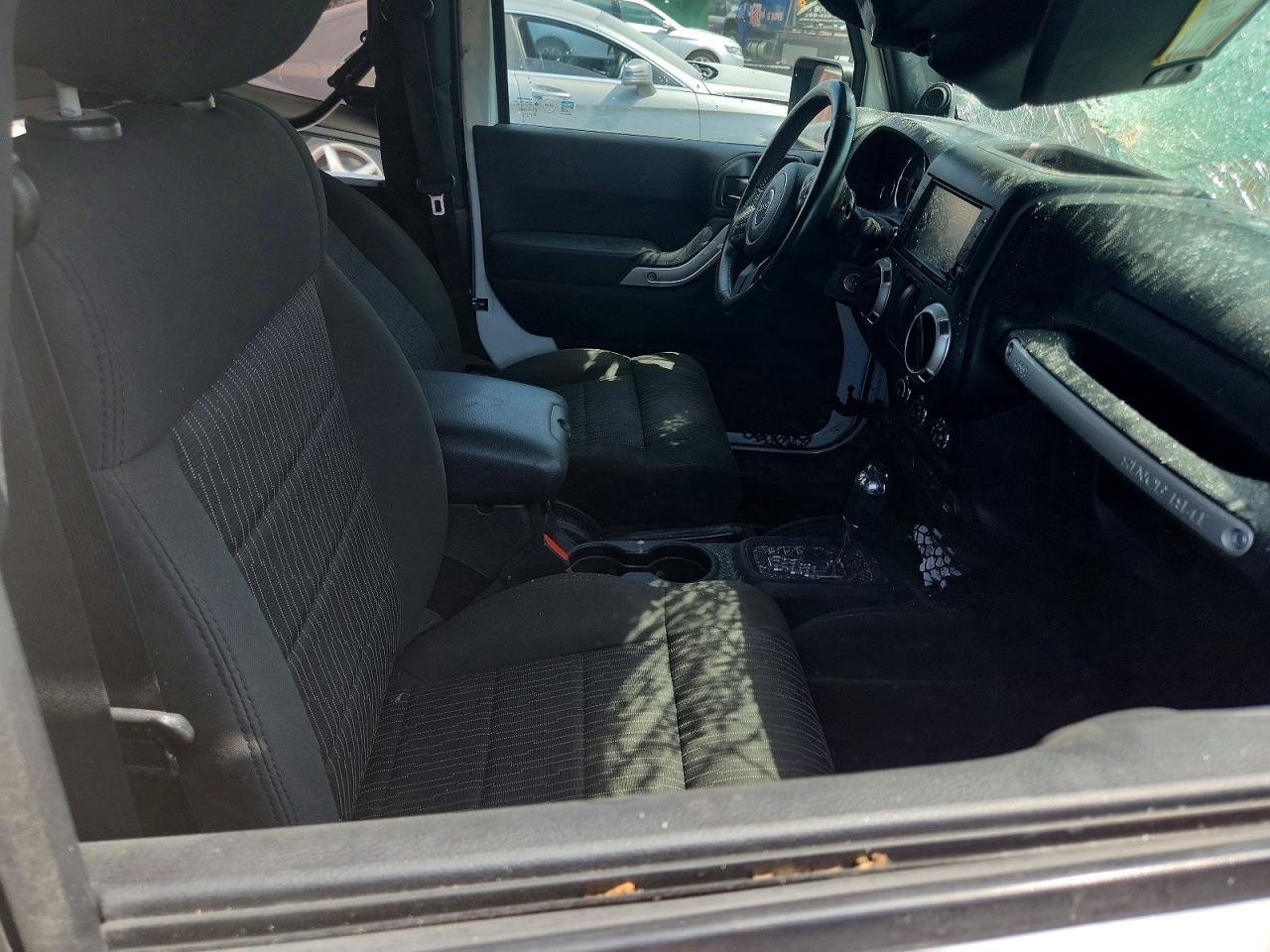 2012 Jeep Wrangler Sahara White vin: 1C4AJWBG5CL105747