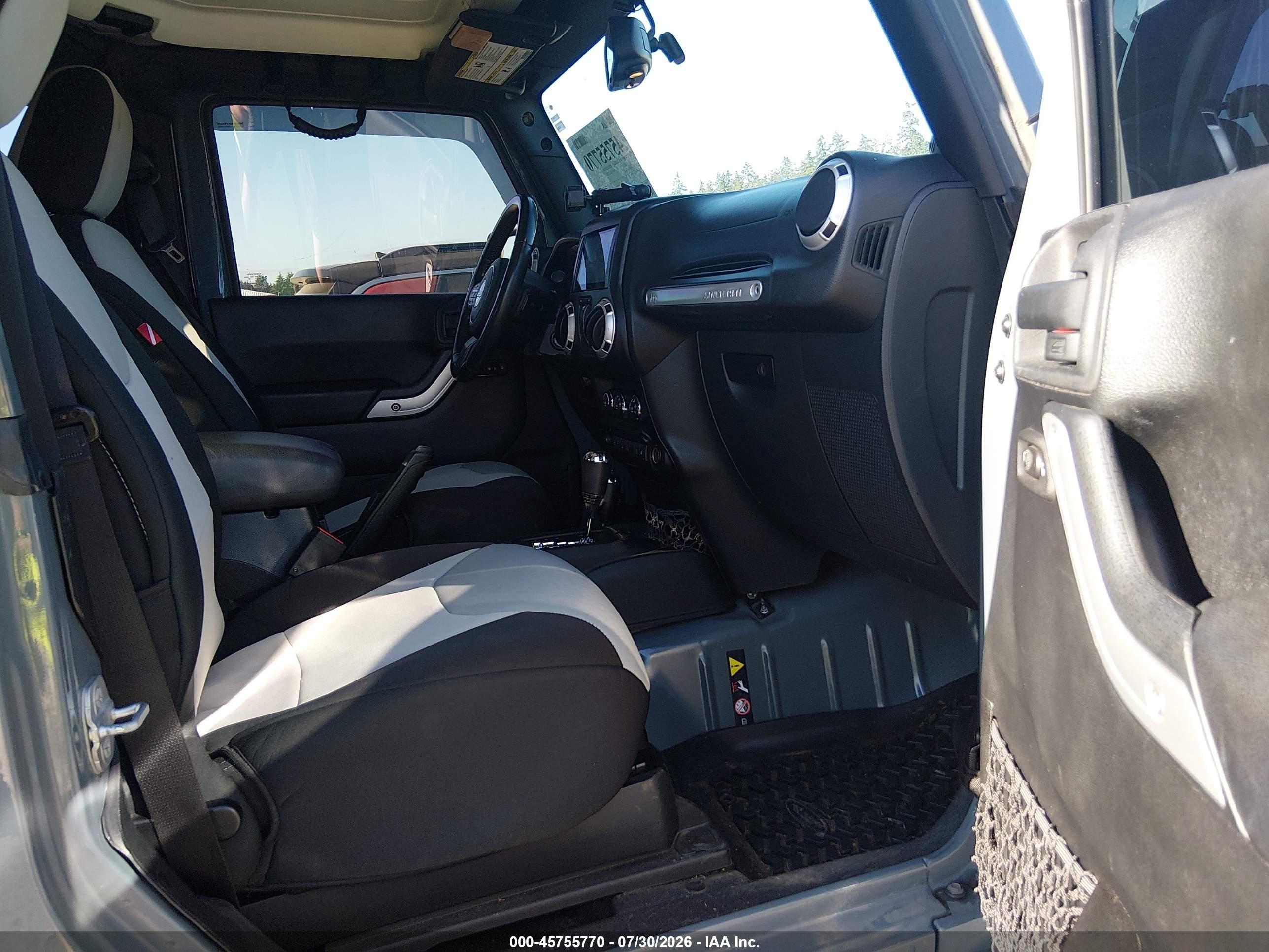 2014 Jeep Wrangler Sahara vin: 1C4AJWBG5EL132725