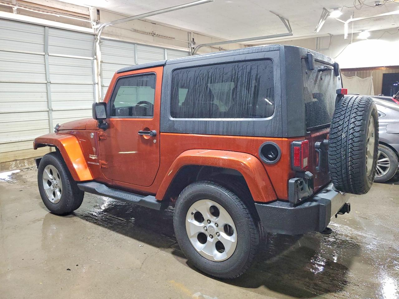 2014 Jeep Wrangler Sahara Orange vin: 1C4AJWBG5EL164722