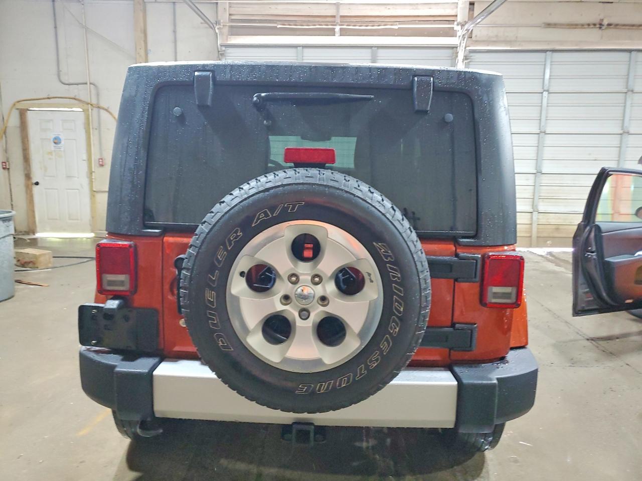 2014 Jeep Wrangler Sahara Orange vin: 1C4AJWBG5EL164722