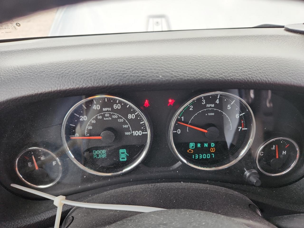 2014 Jeep Wrangler Sahara Серебряный vin: 1C4AJWBG6EL258558