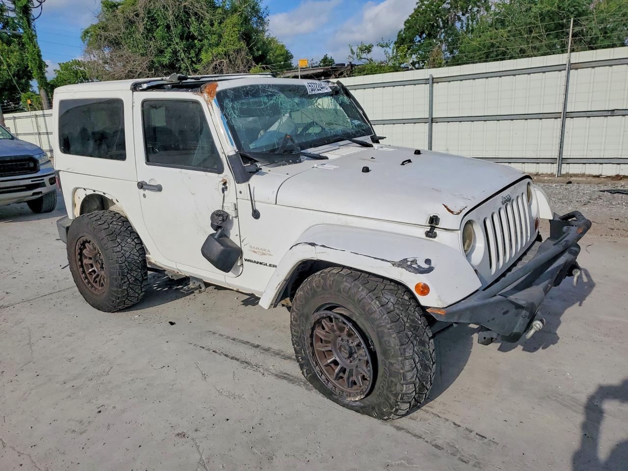 2012 Jeep Wrangler Sahara White vin: 1C4AJWBG7CL106303
