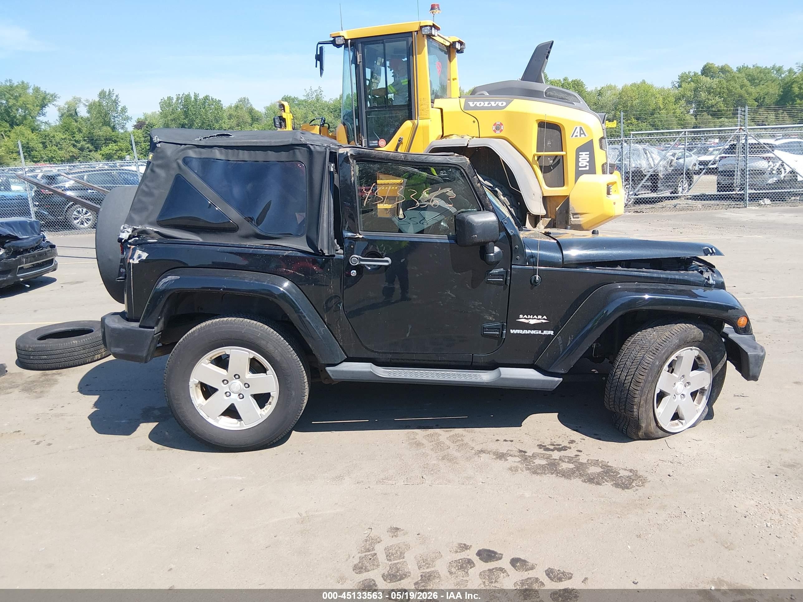 2012 Jeep Wrangler Sahara Black vin: 1C4AJWBG8CL118413
