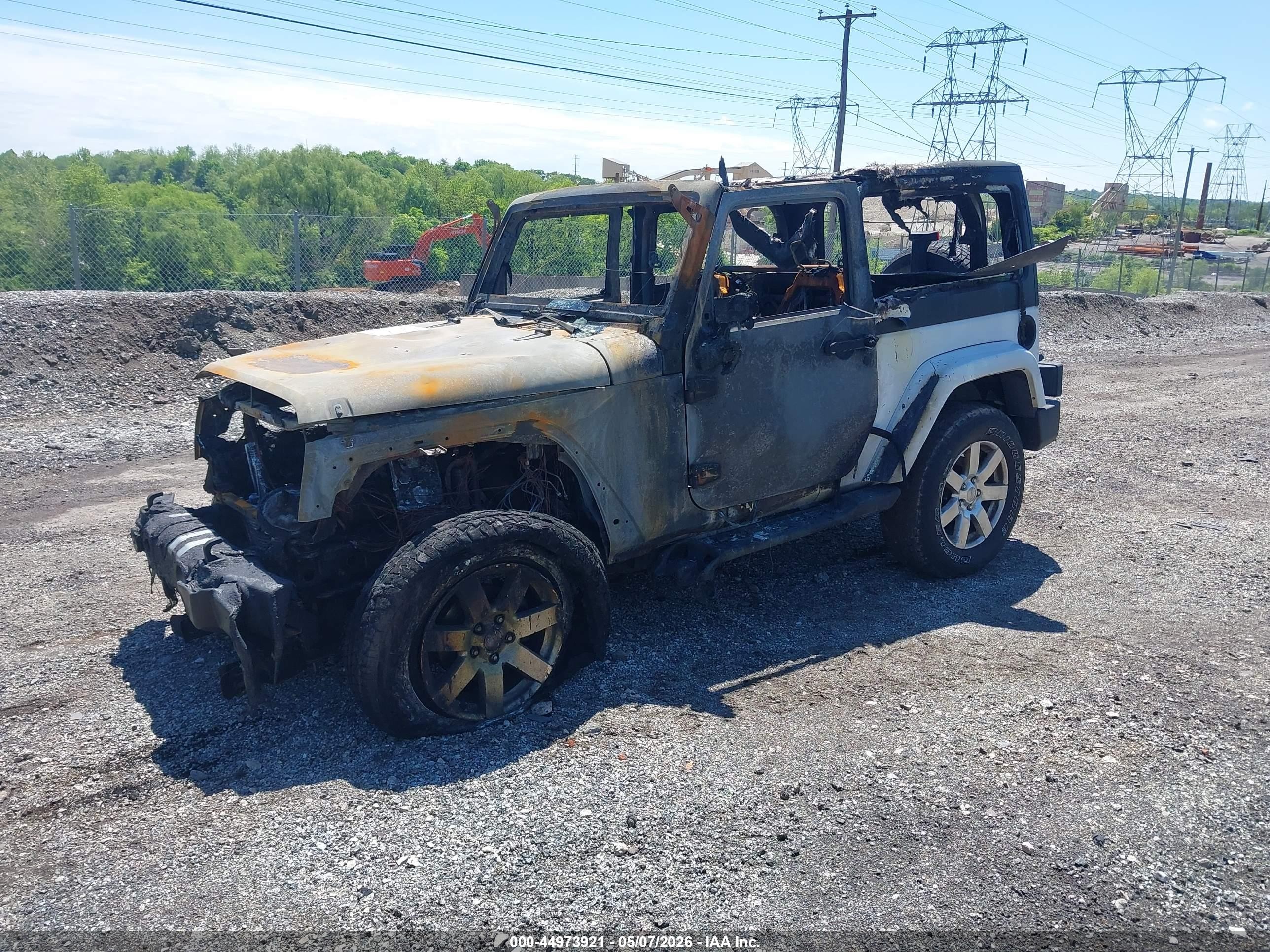 2012 Jeep Wrangler Sahara Silver vin: 1C4AJWBG9CL280079