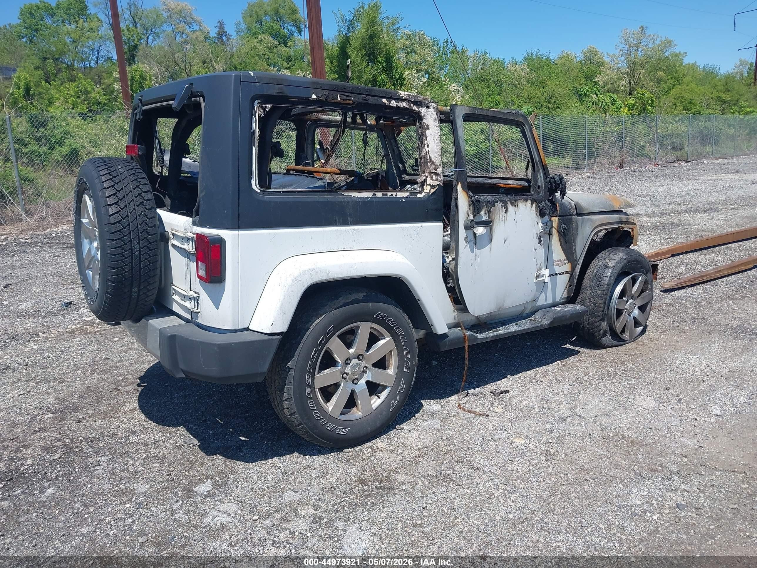 2012 Jeep Wrangler Sahara Silver vin: 1C4AJWBG9CL280079