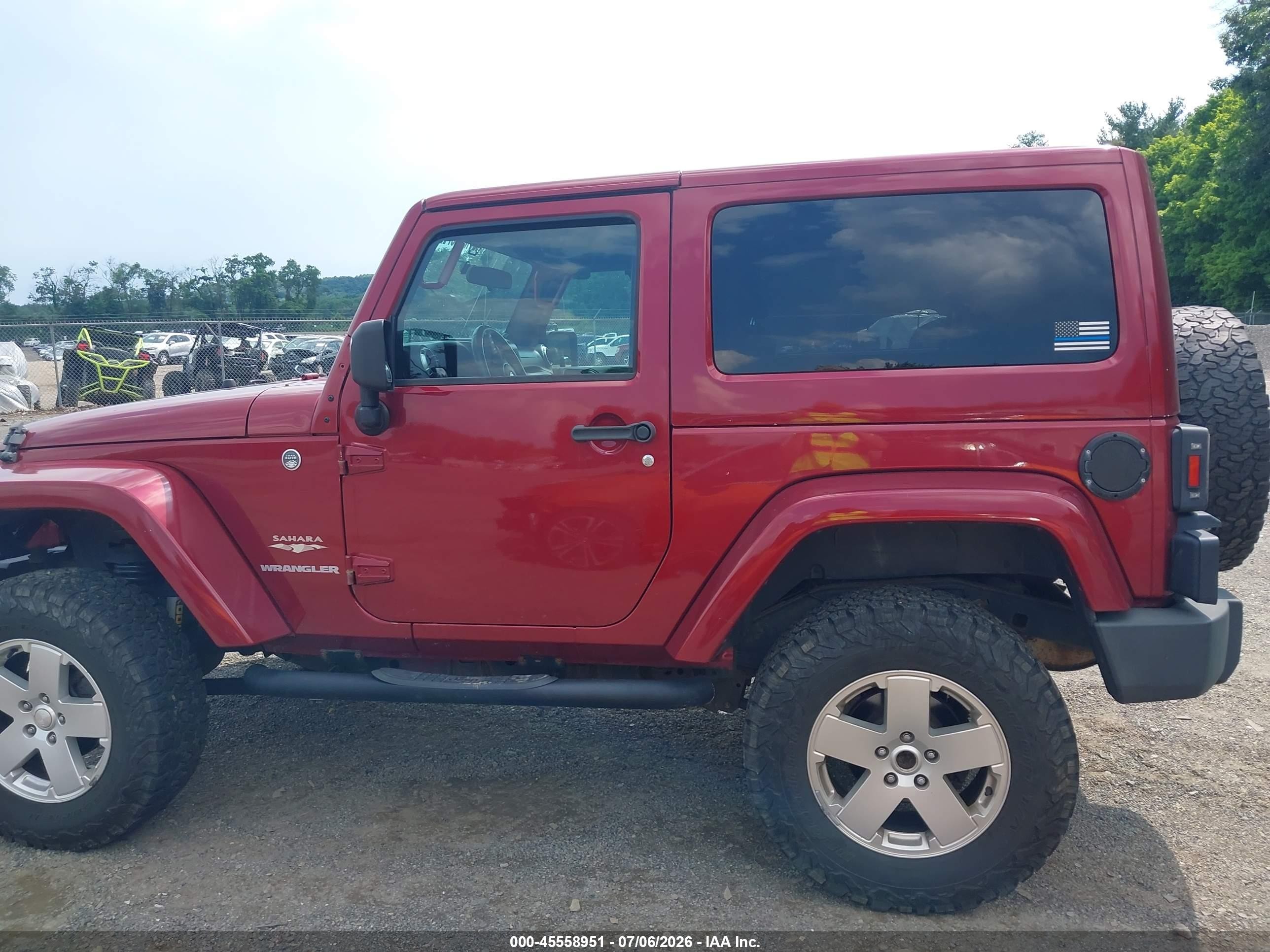 2012 Jeep Wrangler Sahara Maroon vin: 1C4AJWBGXCL152207