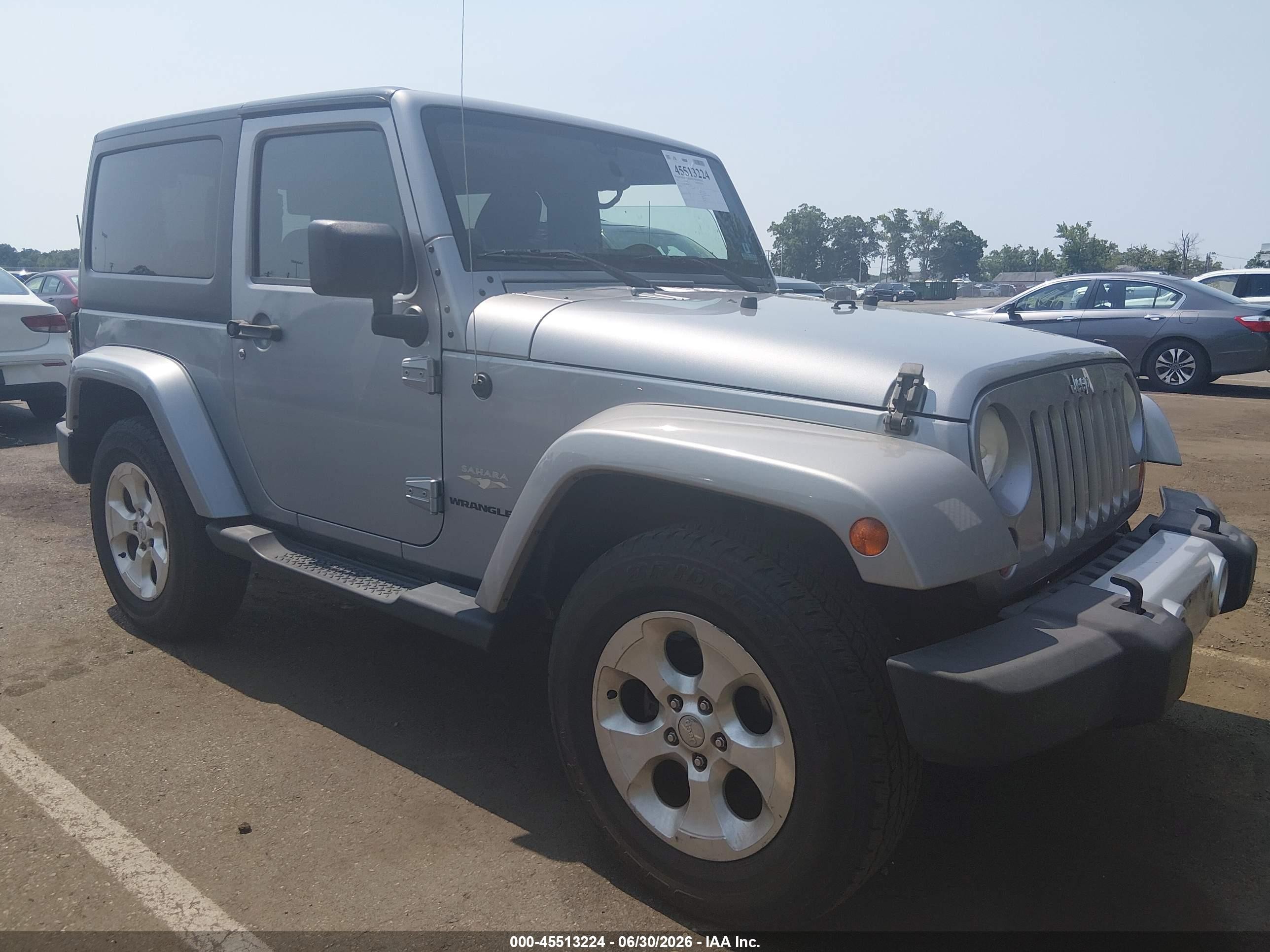 2013 Jeep Wrangler Sahara Silver vin: 1C4AJWBGXDL633124