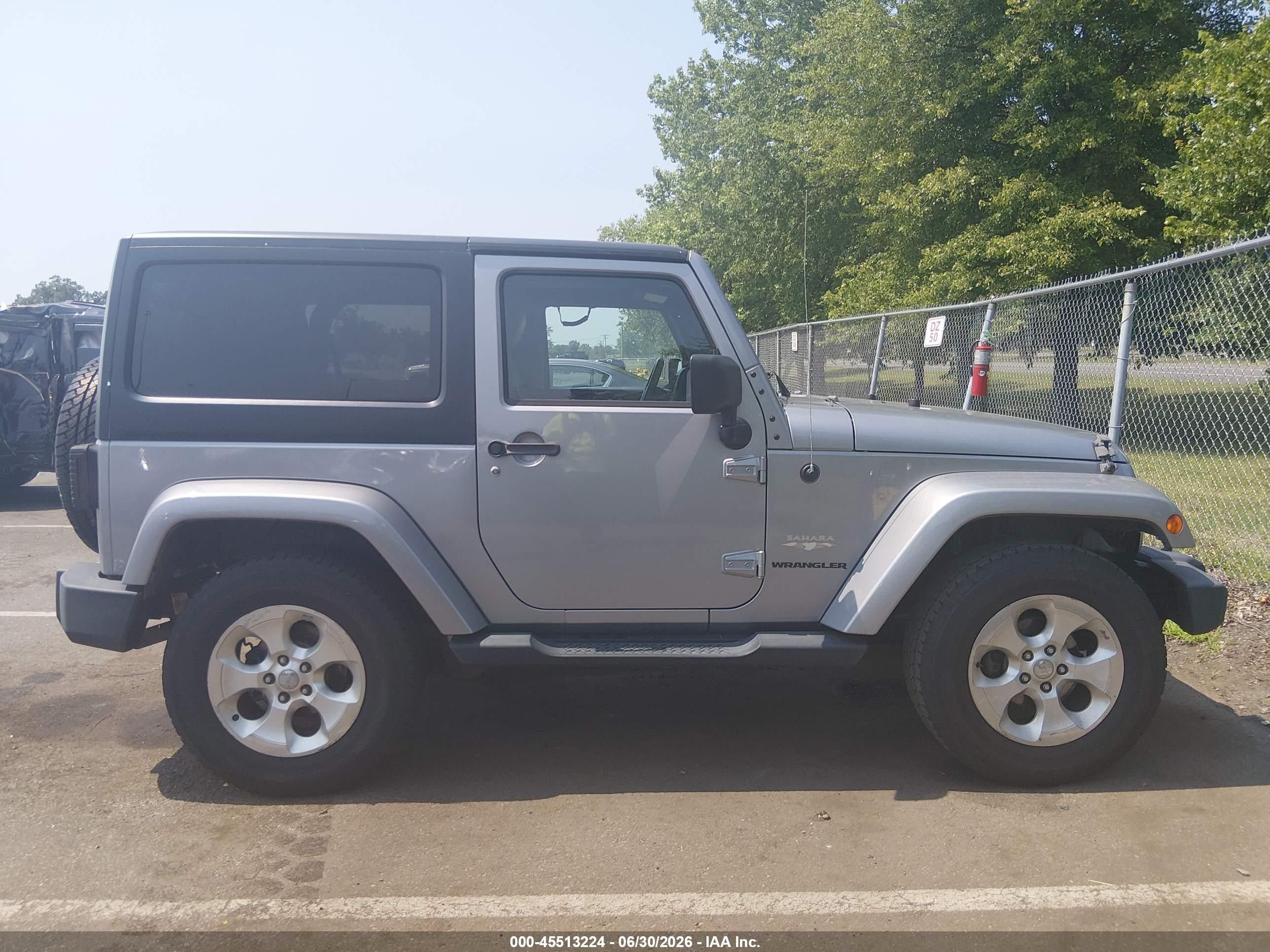 2013 Jeep Wrangler Sahara Silver vin: 1C4AJWBGXDL633124