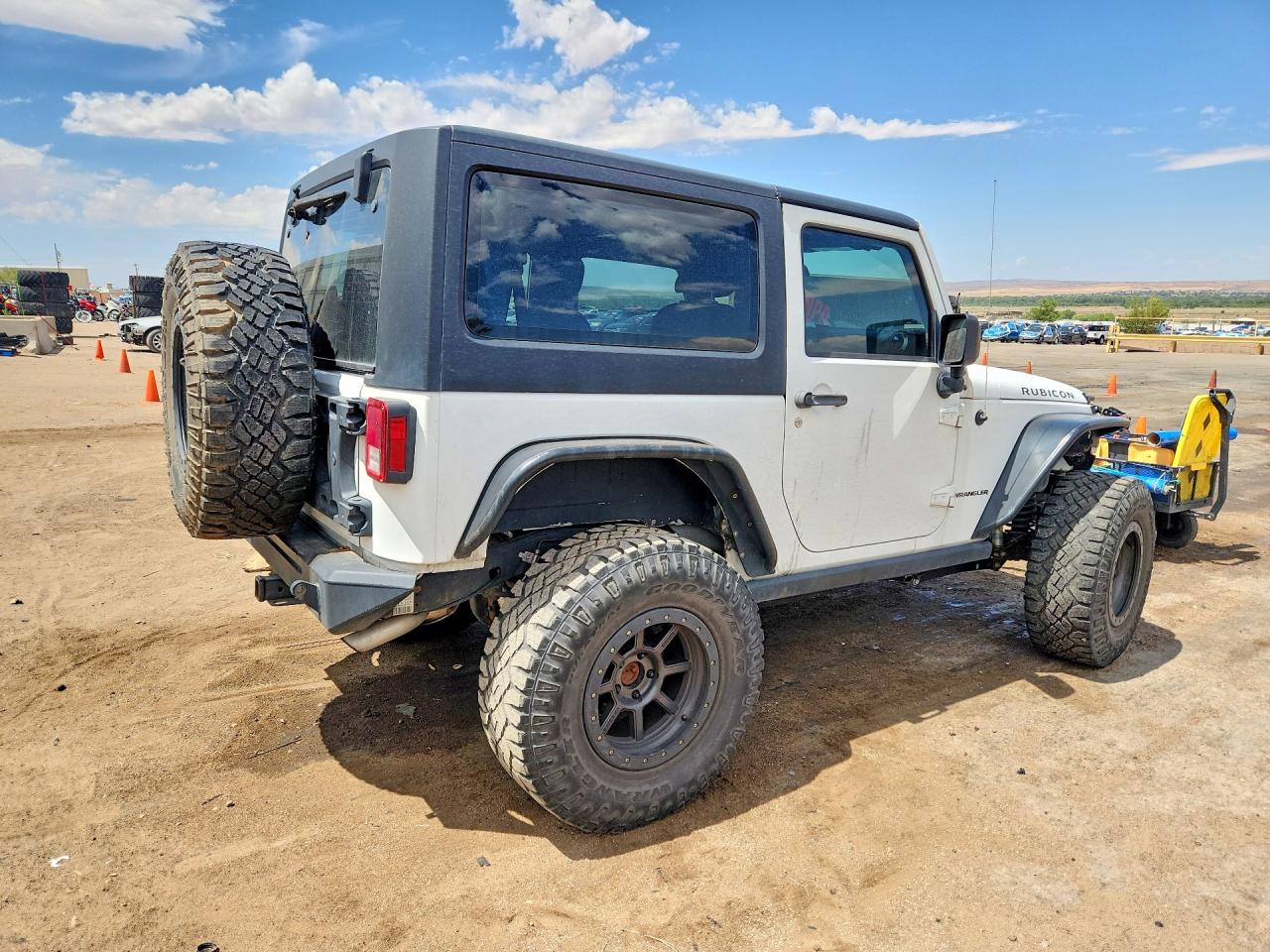 2015 Jeep Wrangler Rubicon White vin: 1C4BJWCG0FL757599
