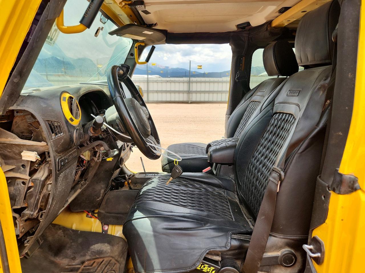 2015 Jeep Wrangler Rubicon Yellow vin: 1C4BJWCG1FL540868