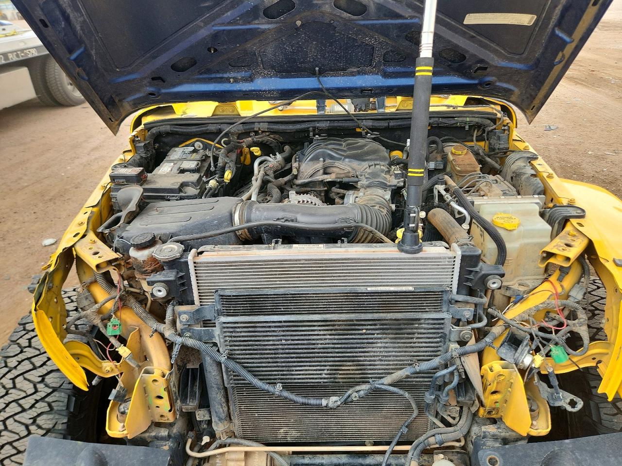 2015 Jeep Wrangler Rubicon Yellow vin: 1C4BJWCG1FL540868