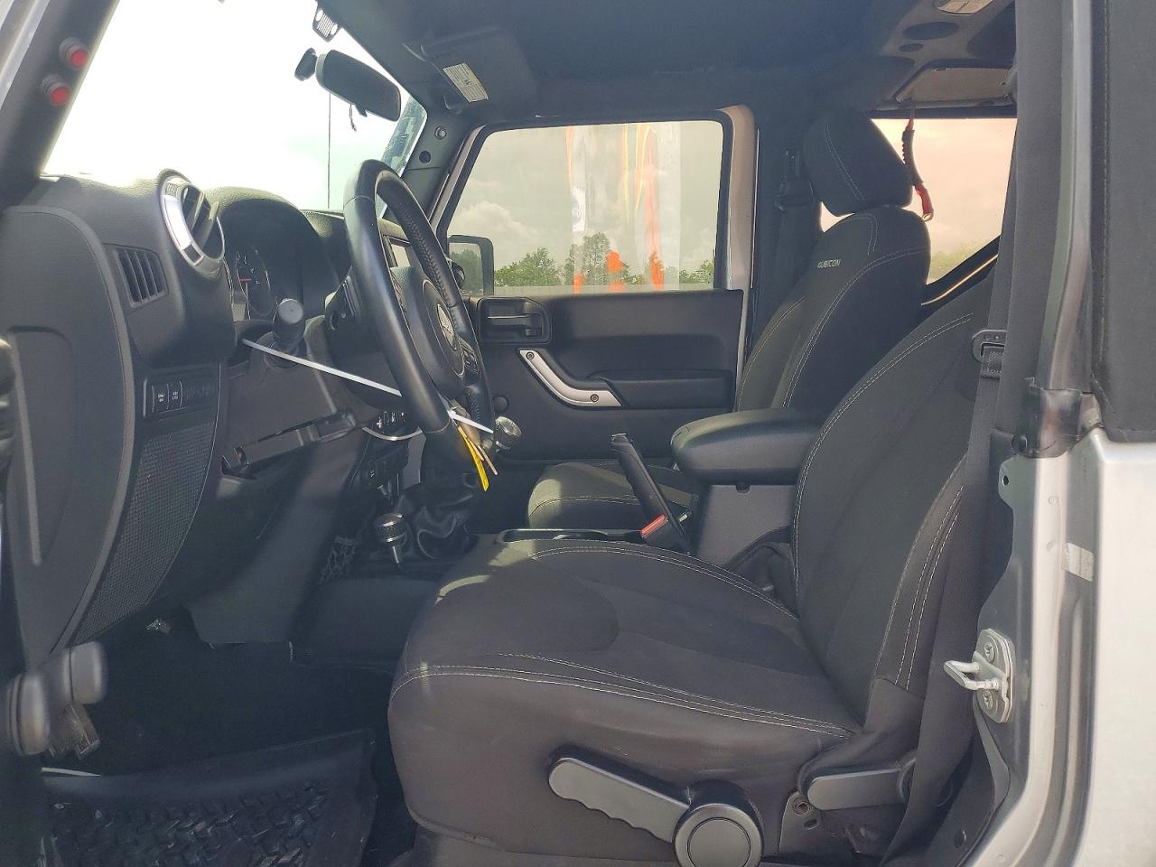 2015 Jeep Wrangler Rubicon Gray vin: 1C4BJWCG4FL625977